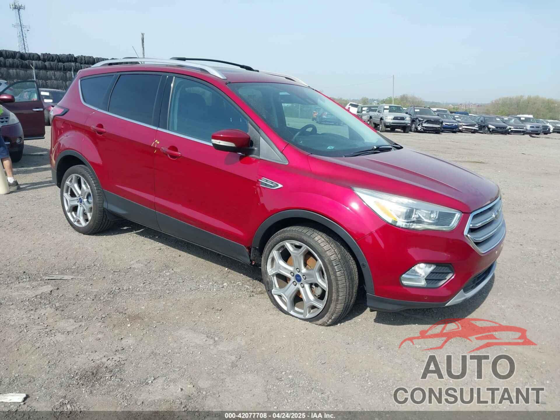 FORD ESCAPE 2017 - 1FMCU9J9XHUC58805