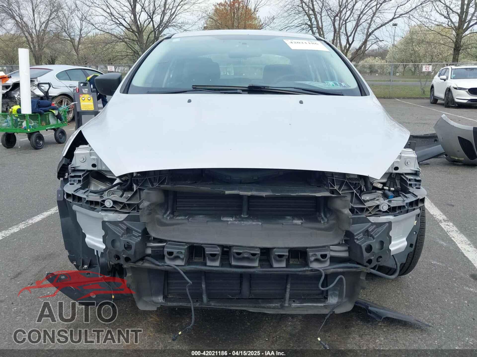 FORD FOCUS 2016 - 1FADP3E25GL349047