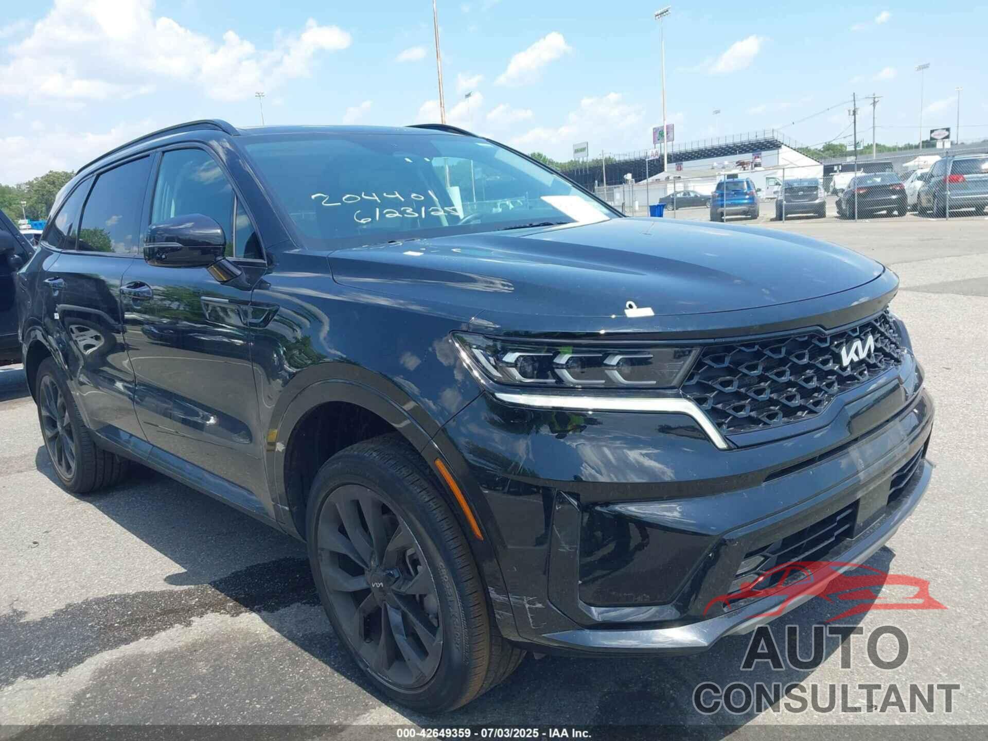 KIA SORENTO 2023 - 5XYRKDLF5PG243347