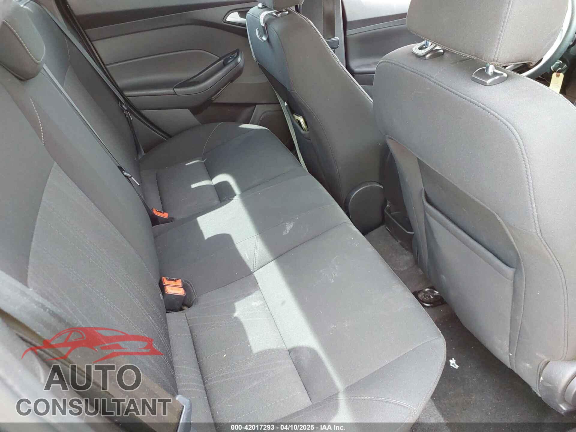 FORD FOCUS 2017 - 1FADP3F21HL270183