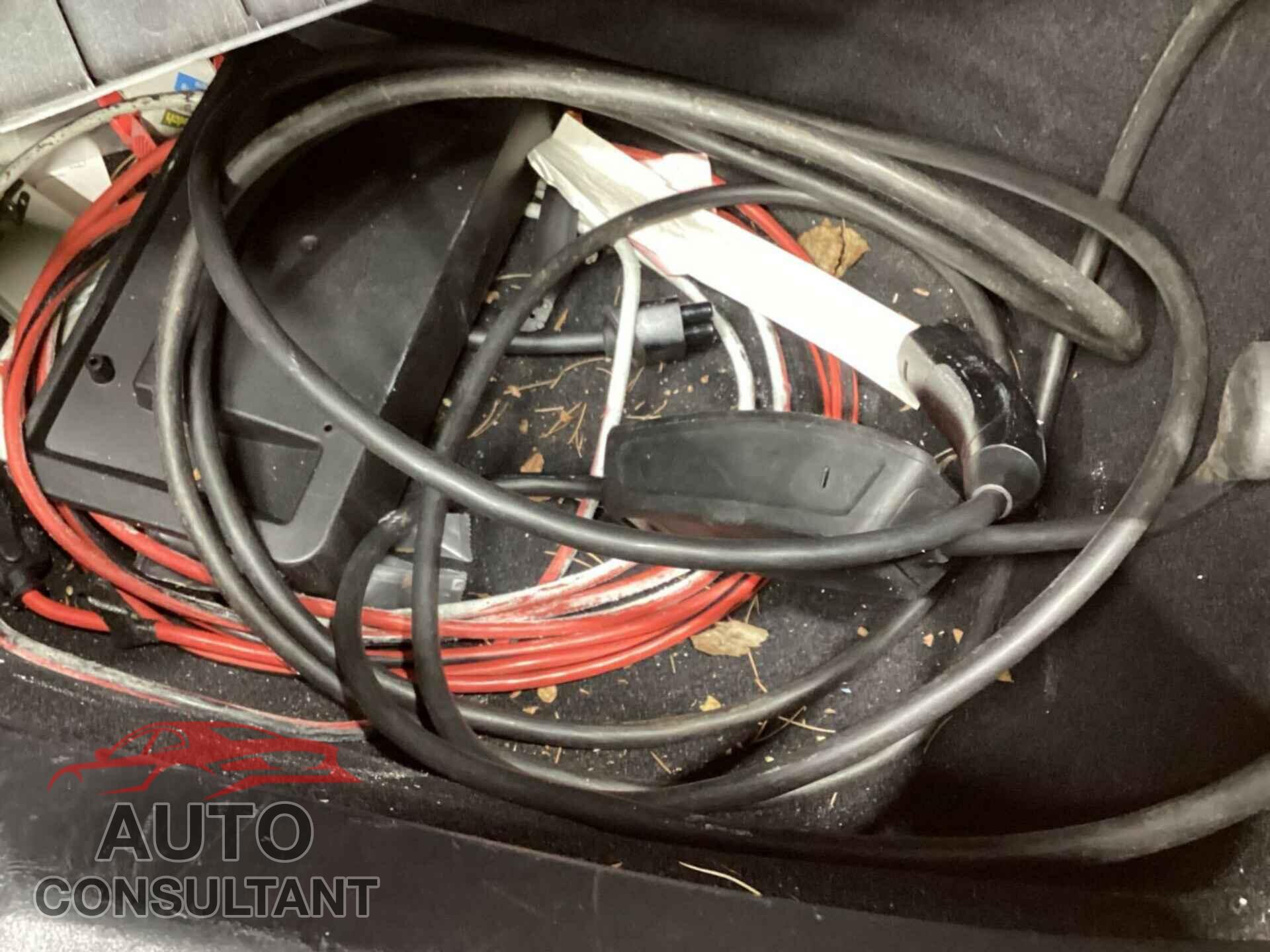 TESLA MODEL 3 2019 - 5YJ3E1EB7KF199048