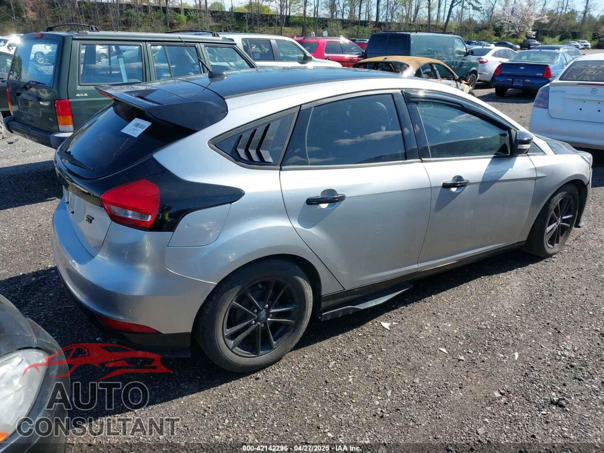FORD FOCUS 2016 - 1FADP3K27GL329368