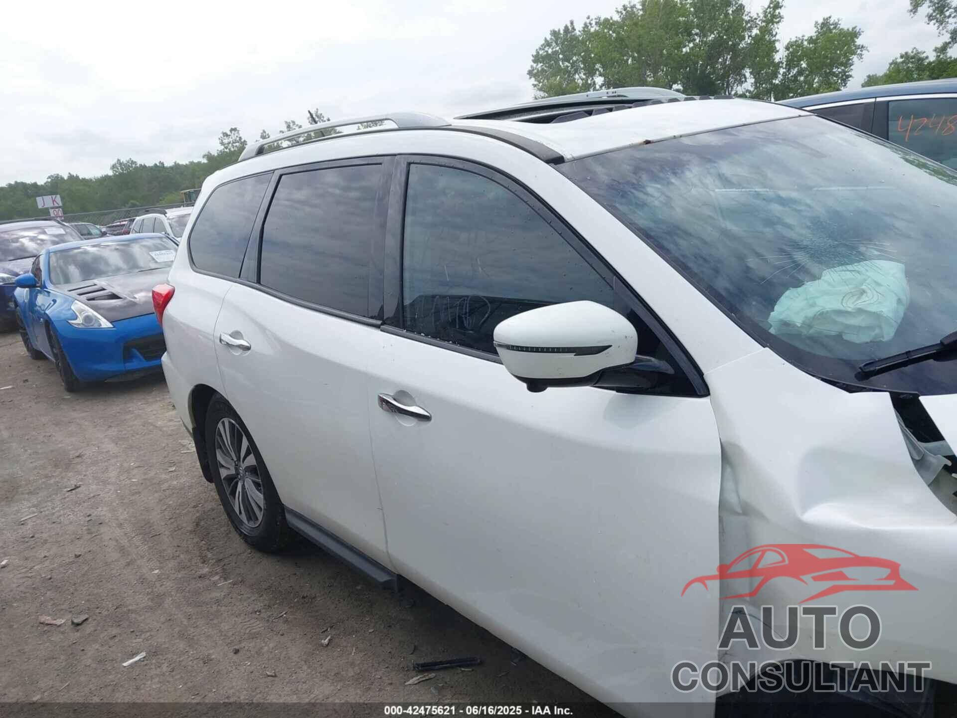 NISSAN PATHFINDER 2017 - 5N1DR2MM9HC642769