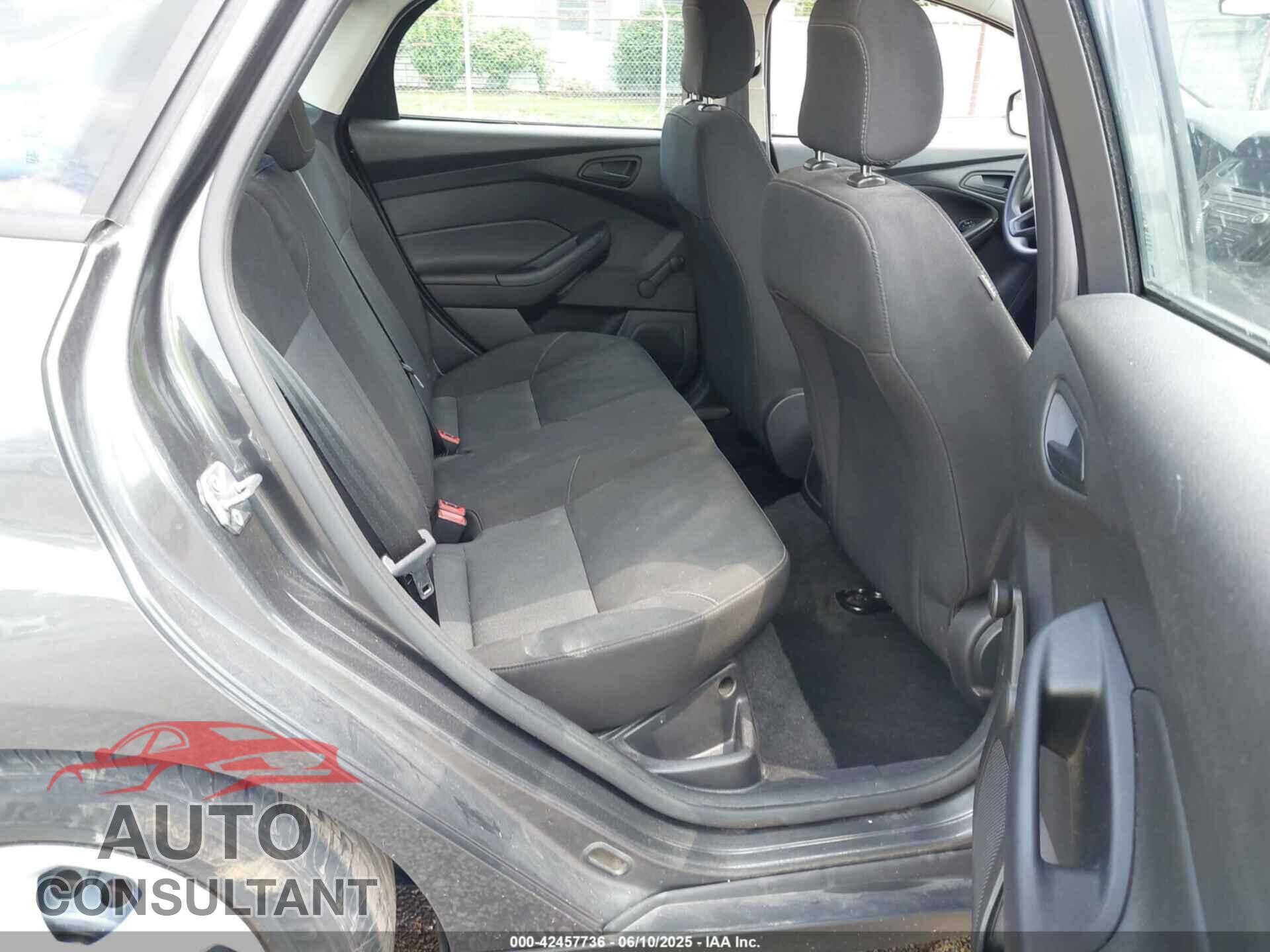 FORD FOCUS 2016 - 1FADP3E26GL207998