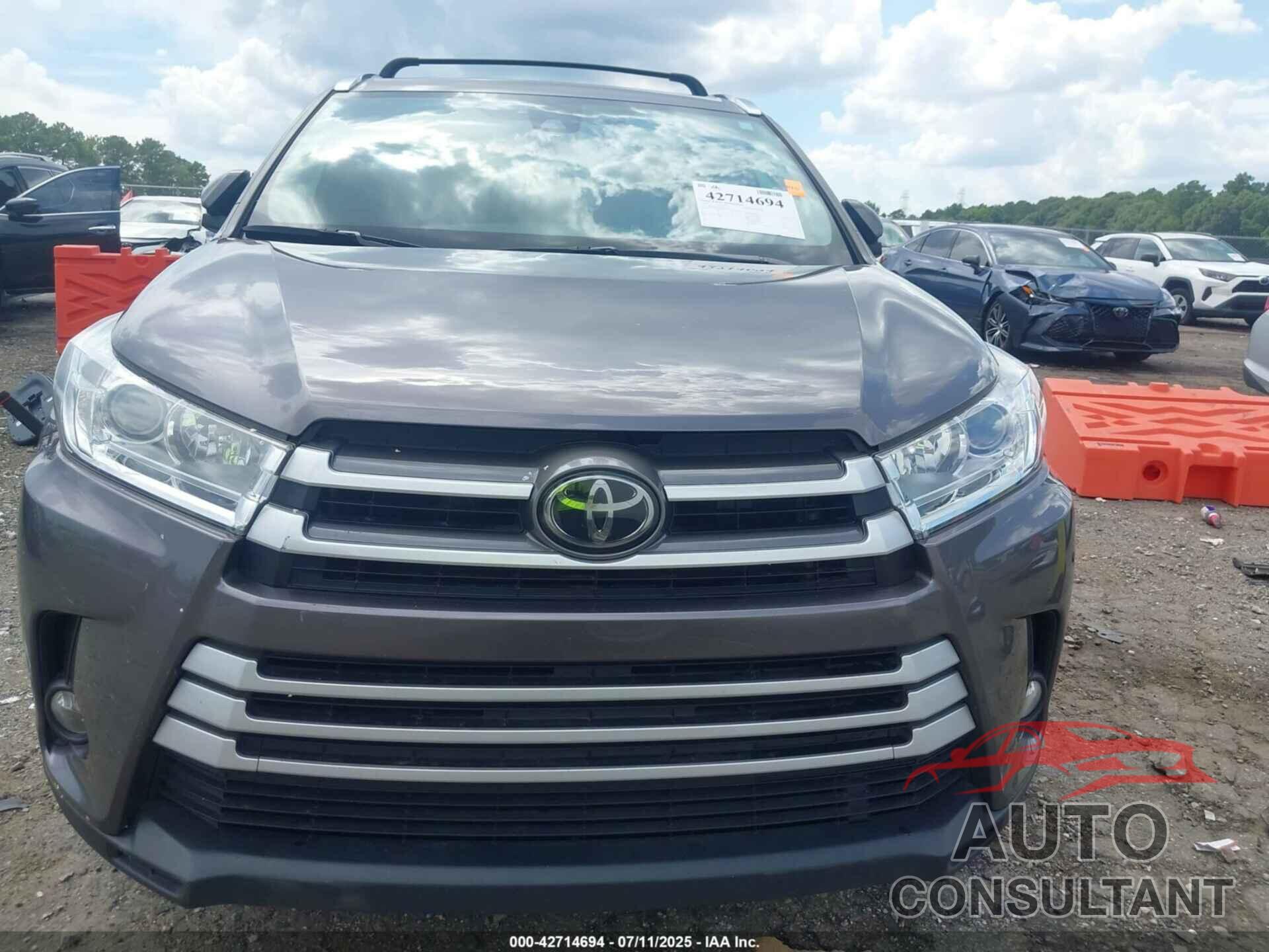 TOYOTA HIGHLANDER 2019 - 5TDKZRFH7KS318956