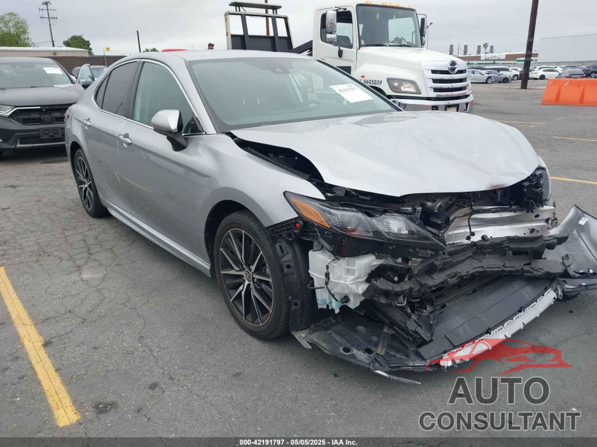 TOYOTA CAMRY 2021 - 4T1G11AK5MU590630