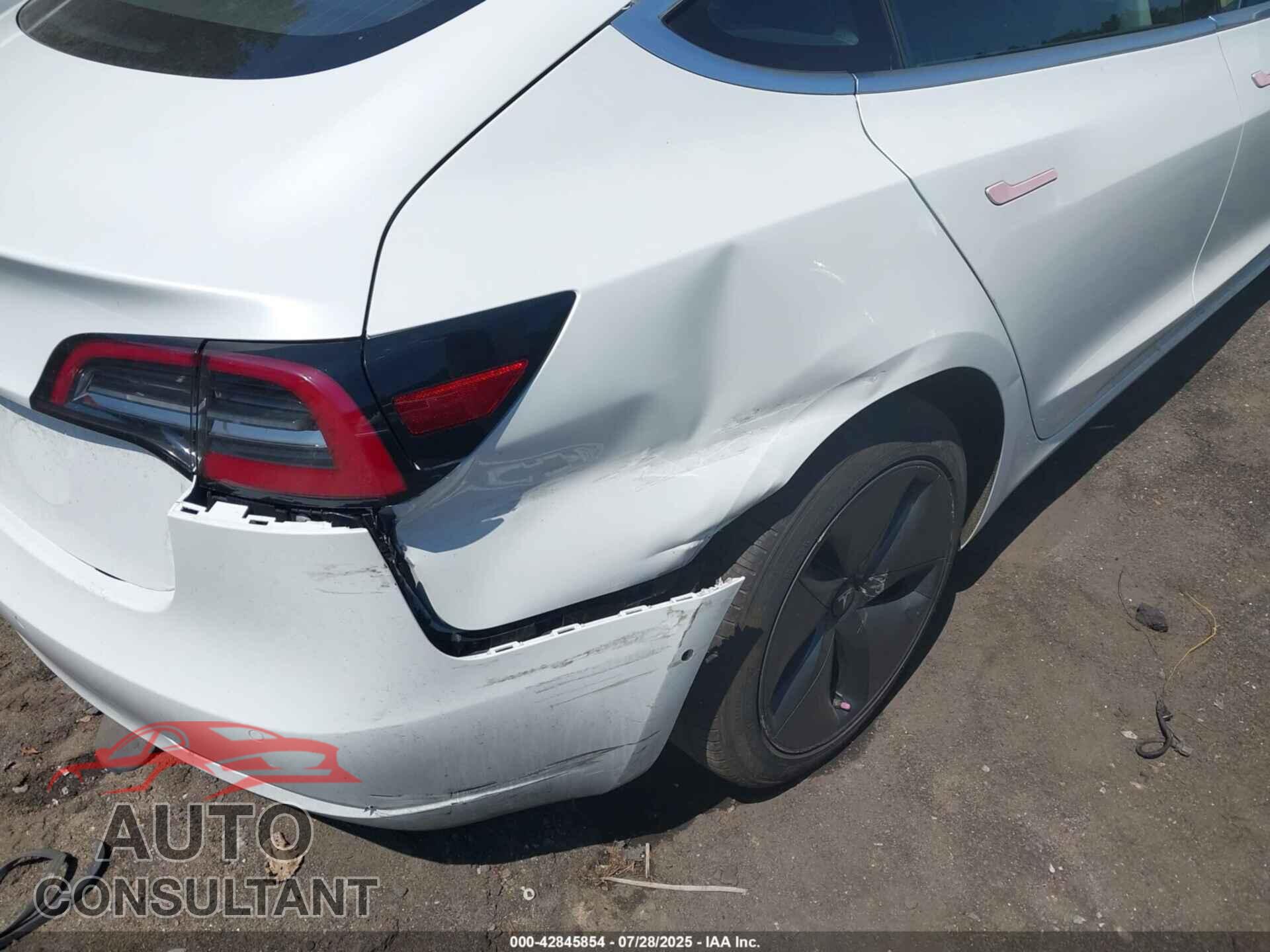 TESLA MODEL 3 2018 - 5YJ3E1EA3JF019635