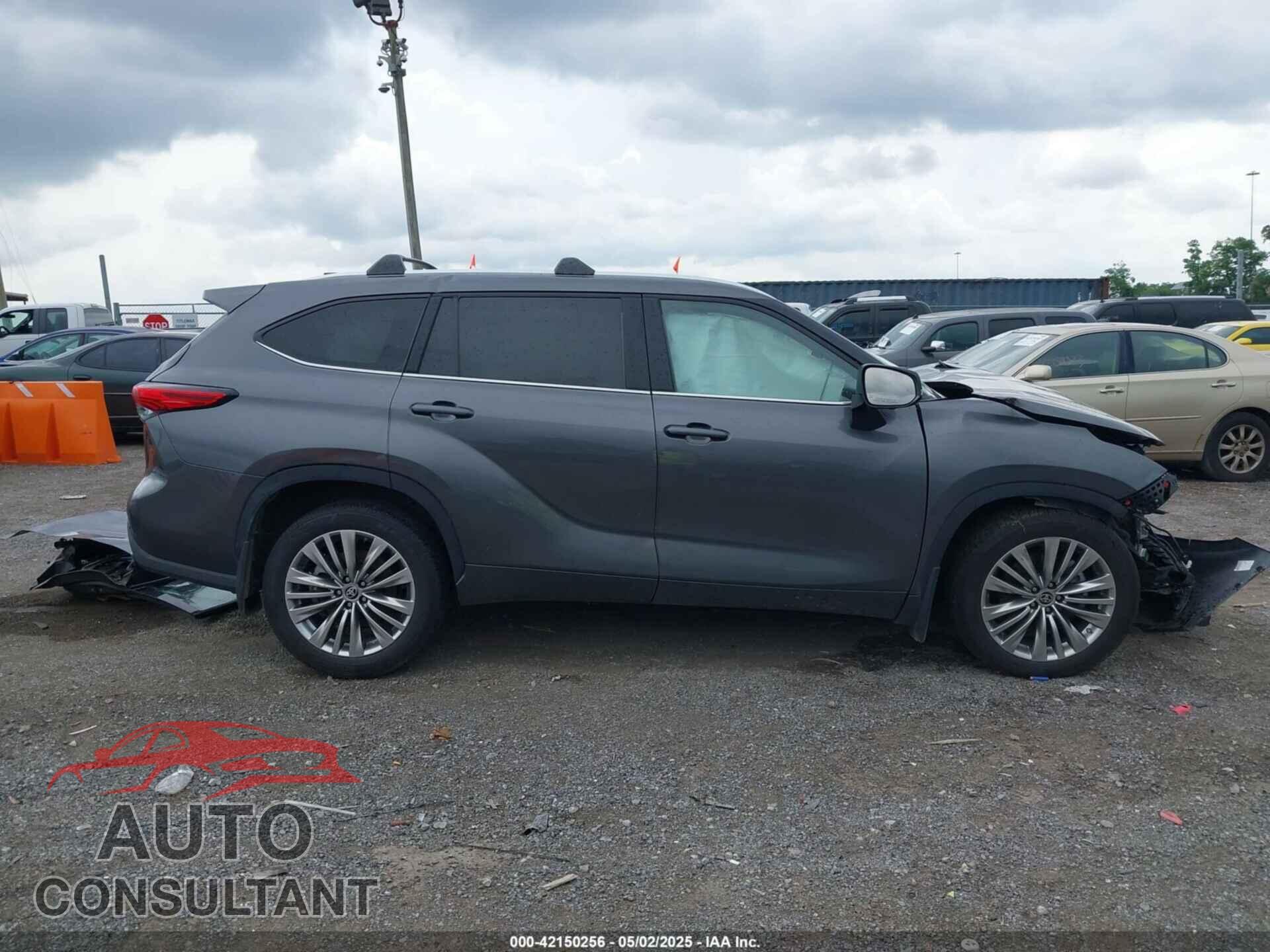 TOYOTA HIGHLANDER 2023 - 5TDKDRBH2PS510149