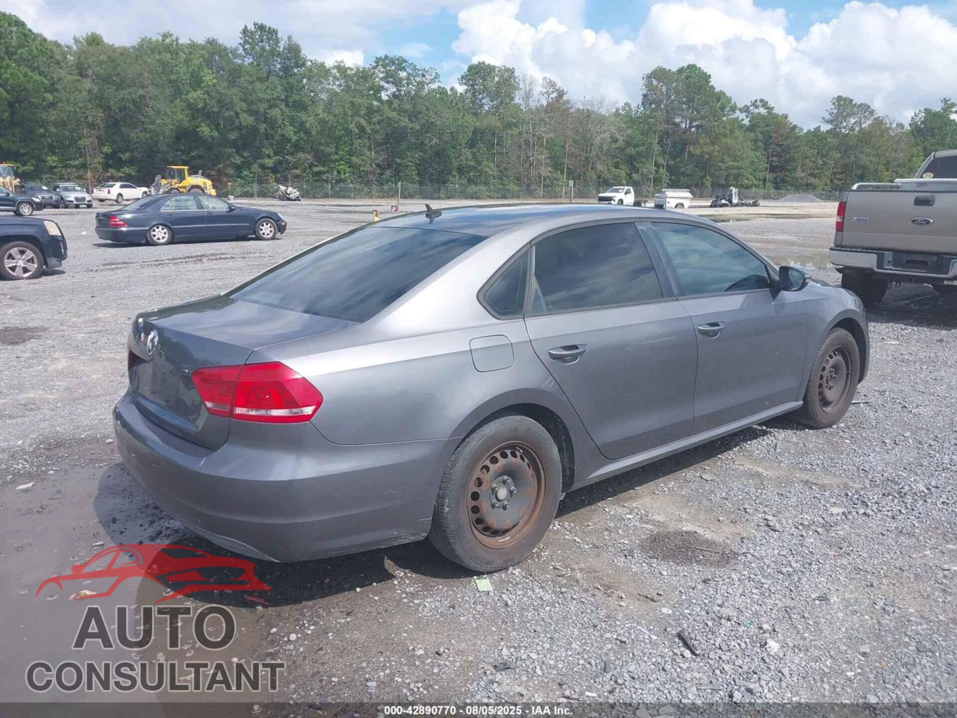 VOLKSWAGEN PASSAT 2012 - 1VWAP7A32CC032921