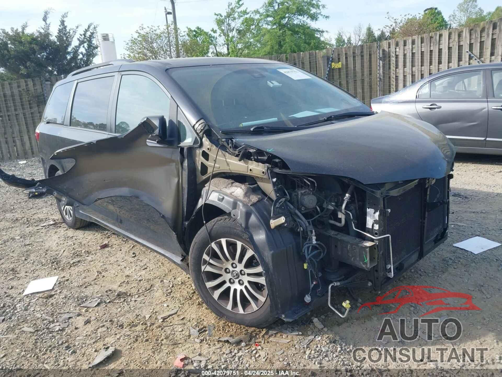 TOYOTA SIENNA 2018 - 5TDYZ3DC1JS953619