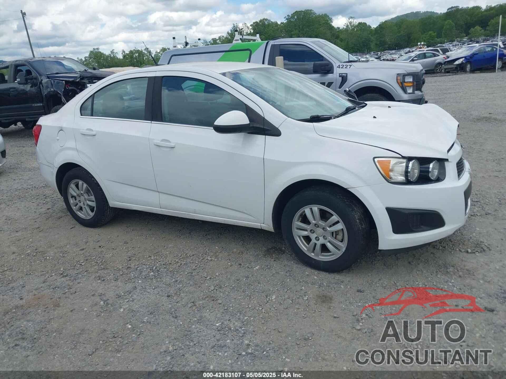 CHEVROLET SONIC 2014 - 1G1JC5SH6E4215922