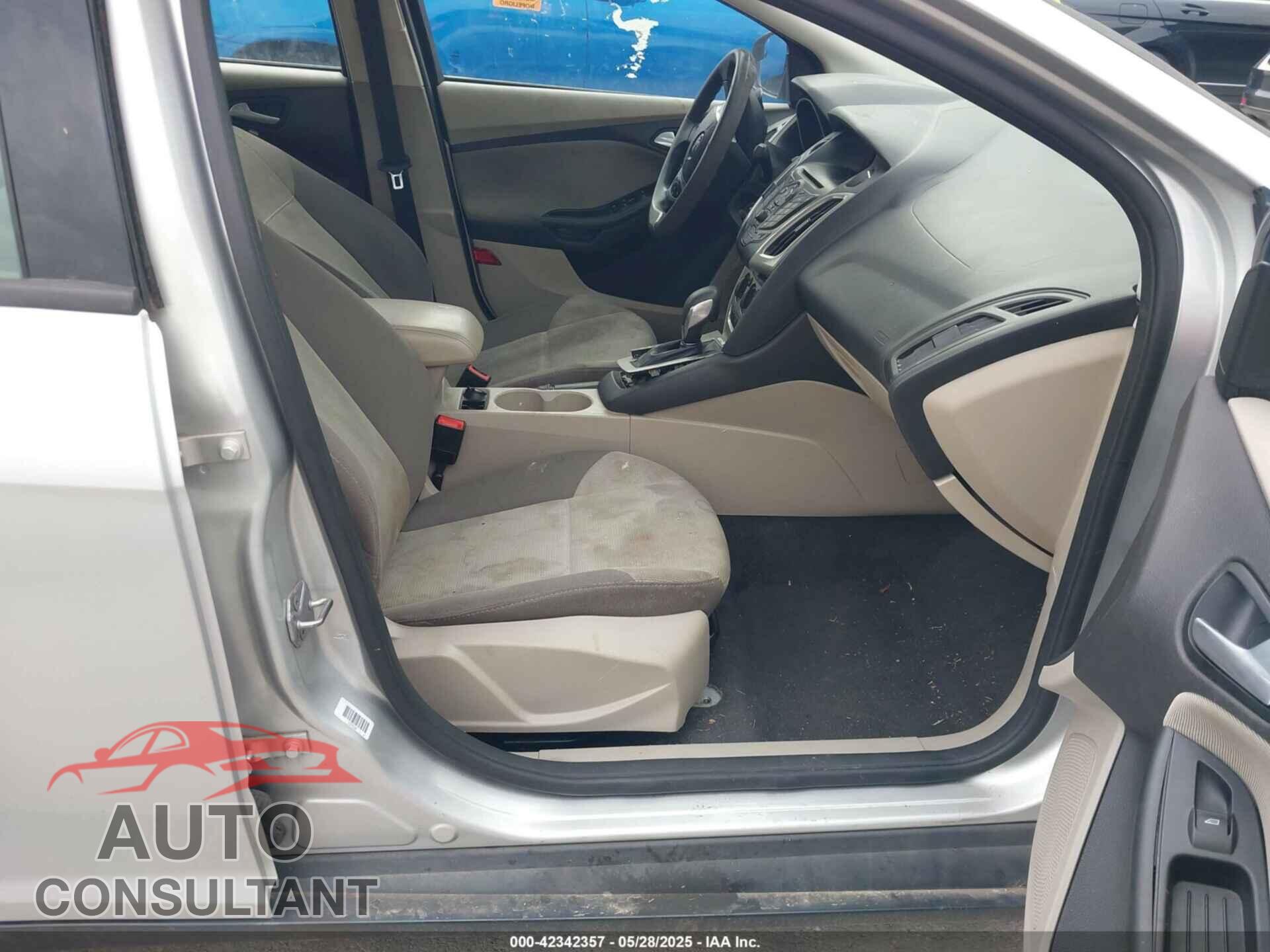 FORD FOCUS 2014 - 1FADP3F2XEL145047