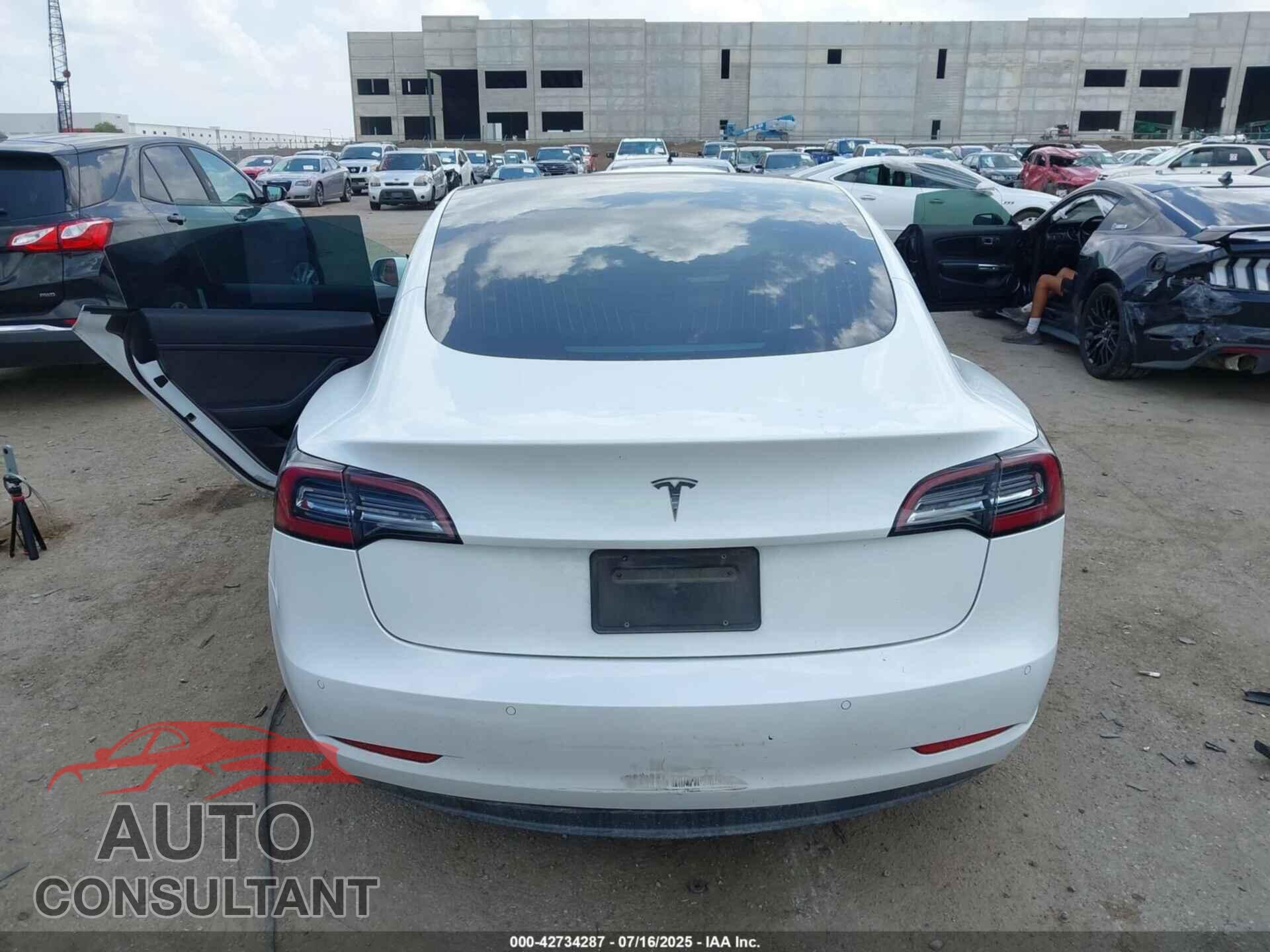 TESLA MODEL 3 2020 - 5YJ3E1EA7LF633266