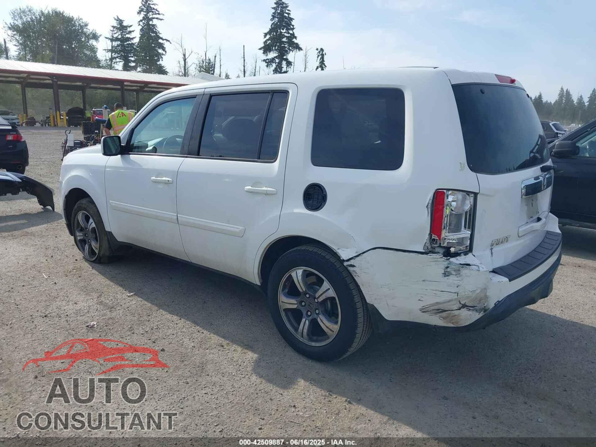 HONDA PILOT 2015 - 5FNYF3H35FB031126