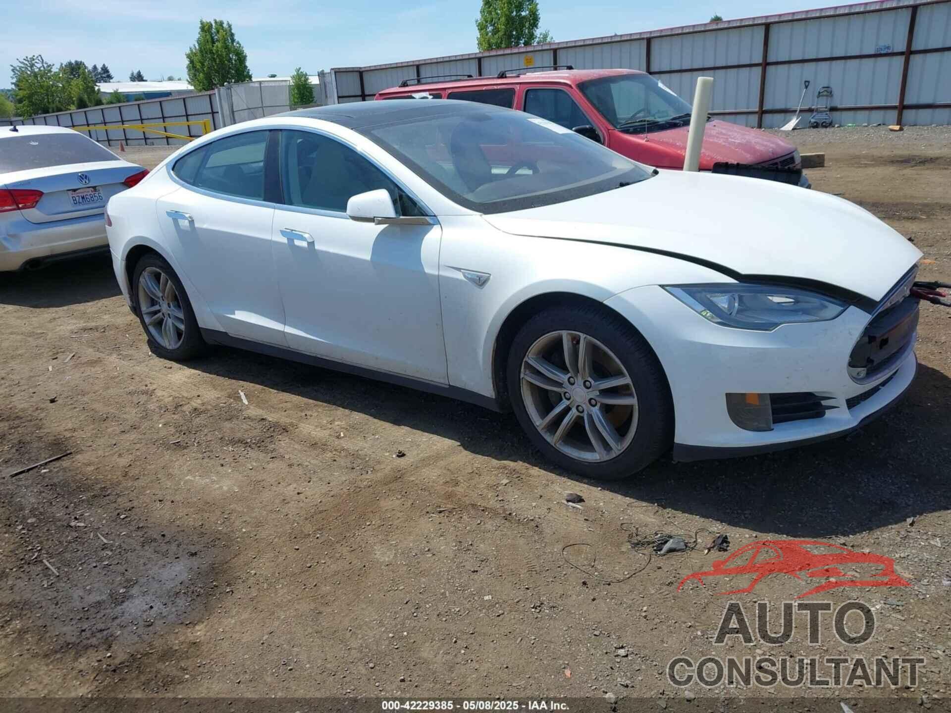 TESLA MODEL S 2013 - 5YJSA1CG8DFP09707