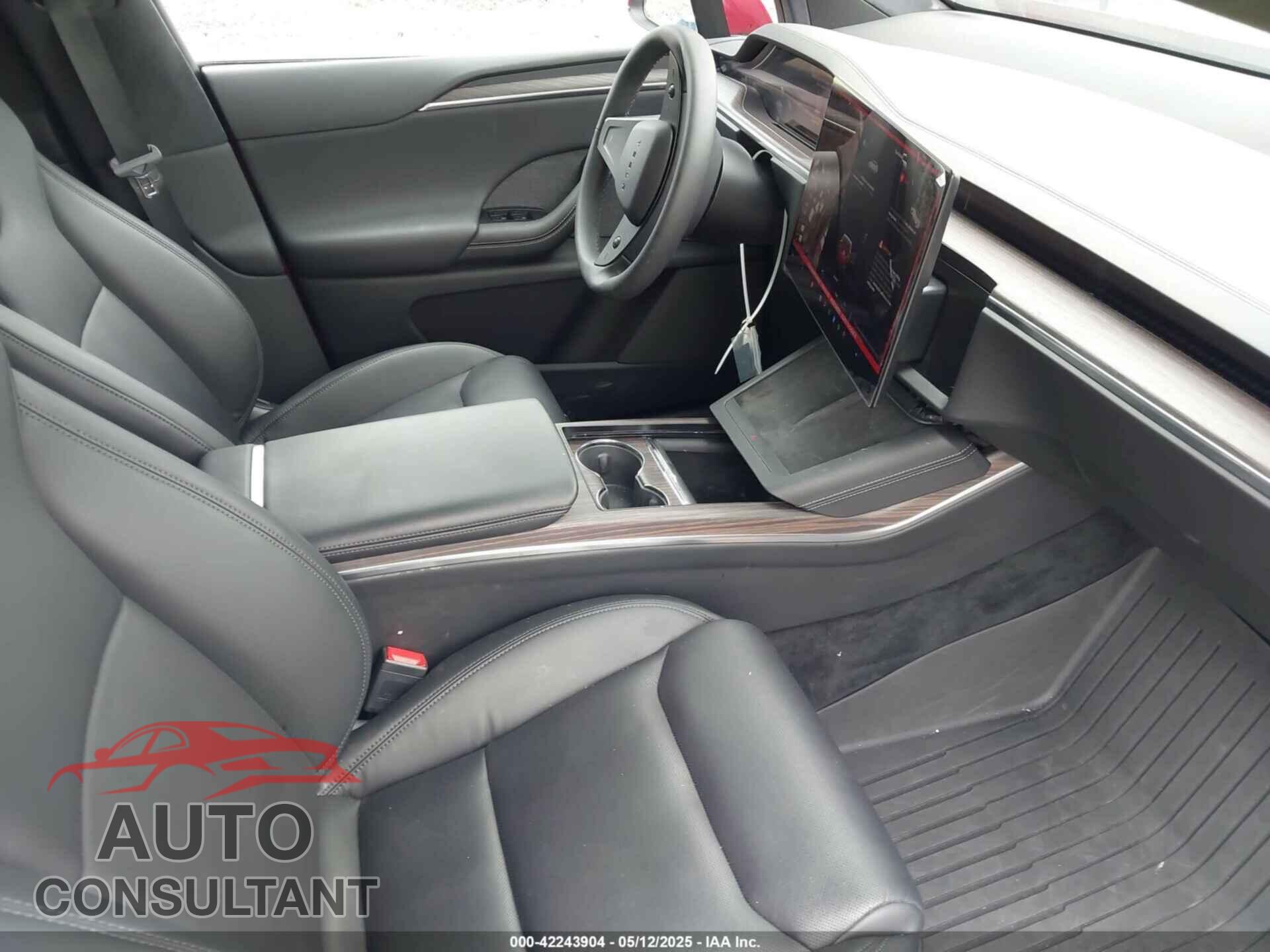 TESLA MODEL X 2023 - 7SAXCBE56PF368087