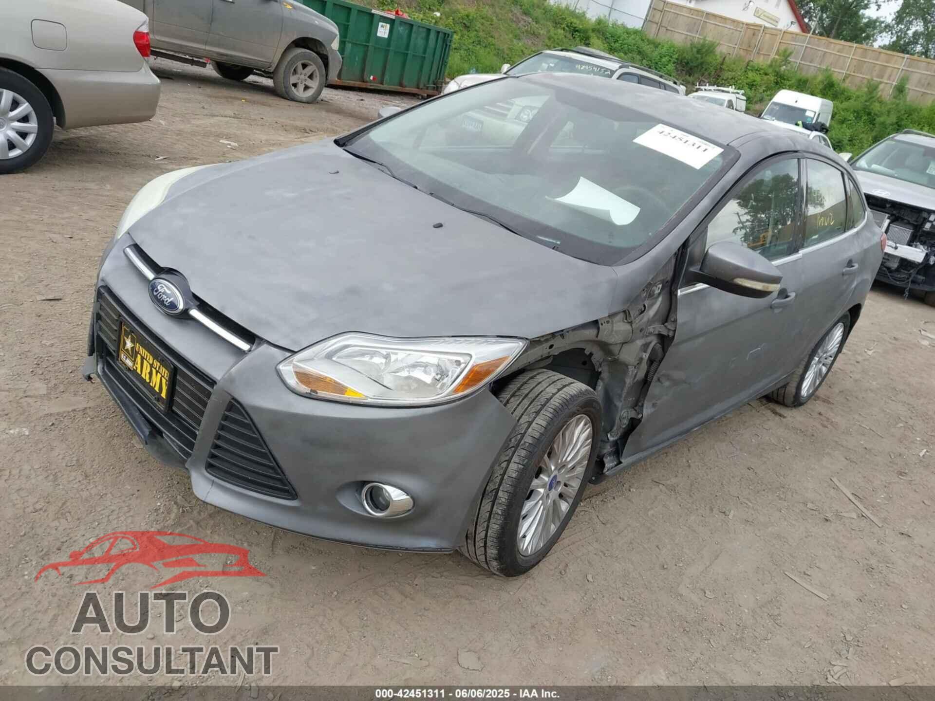 FORD FOCUS 2012 - 1FAHP3J25CL337174