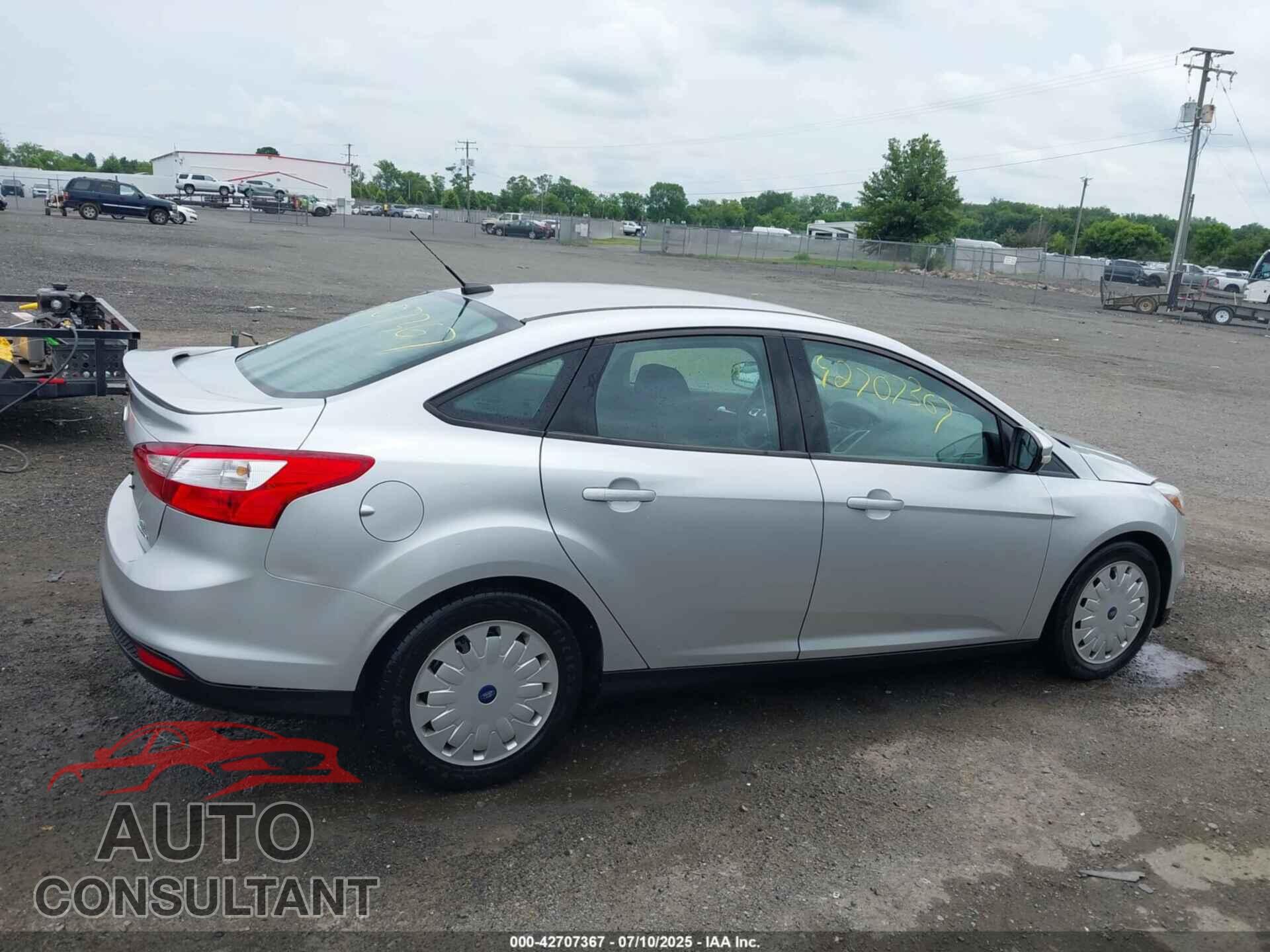 FORD FOCUS 2014 - 1FADP3F29EL453407