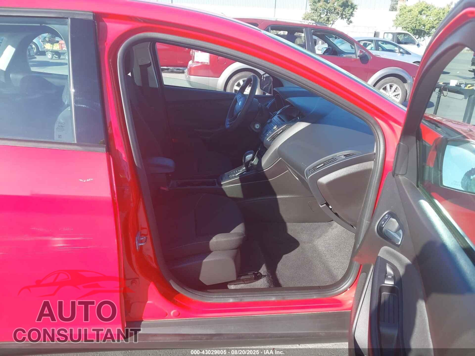FORD FOCUS 2016 - 1FADP3F24GL371183