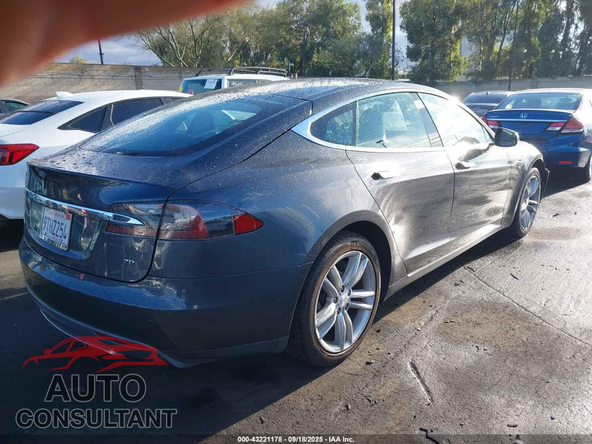 TESLA MODEL S 2016 - 5YJSA1E18GF123909