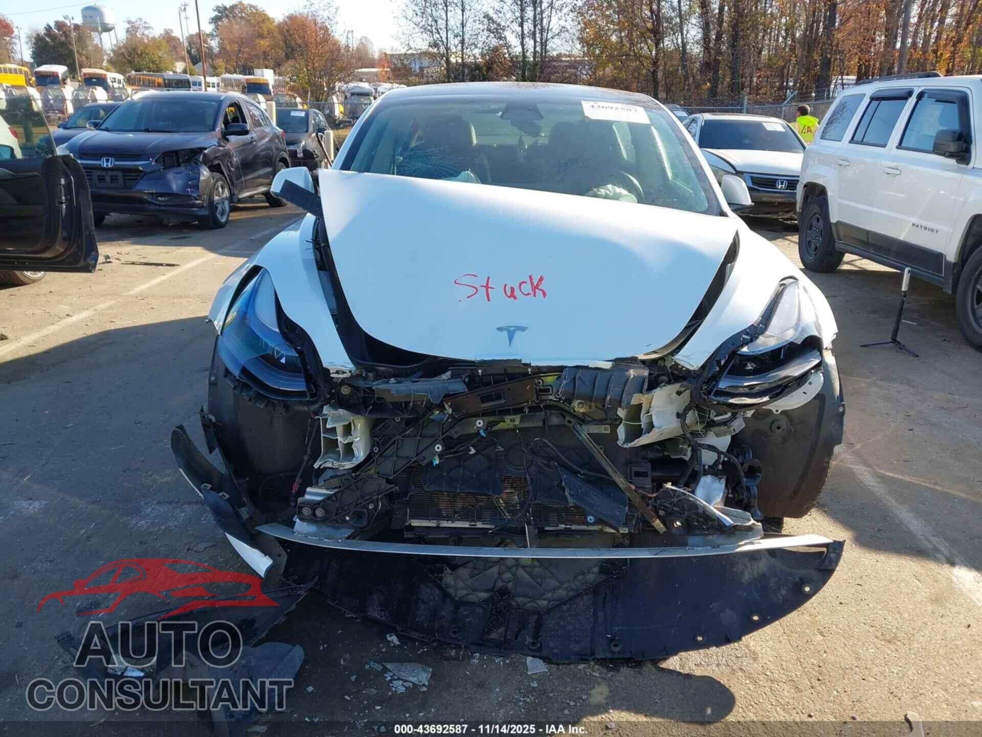 TESLA MODEL 3 2023 - 5YJ3E1EA5PF402940