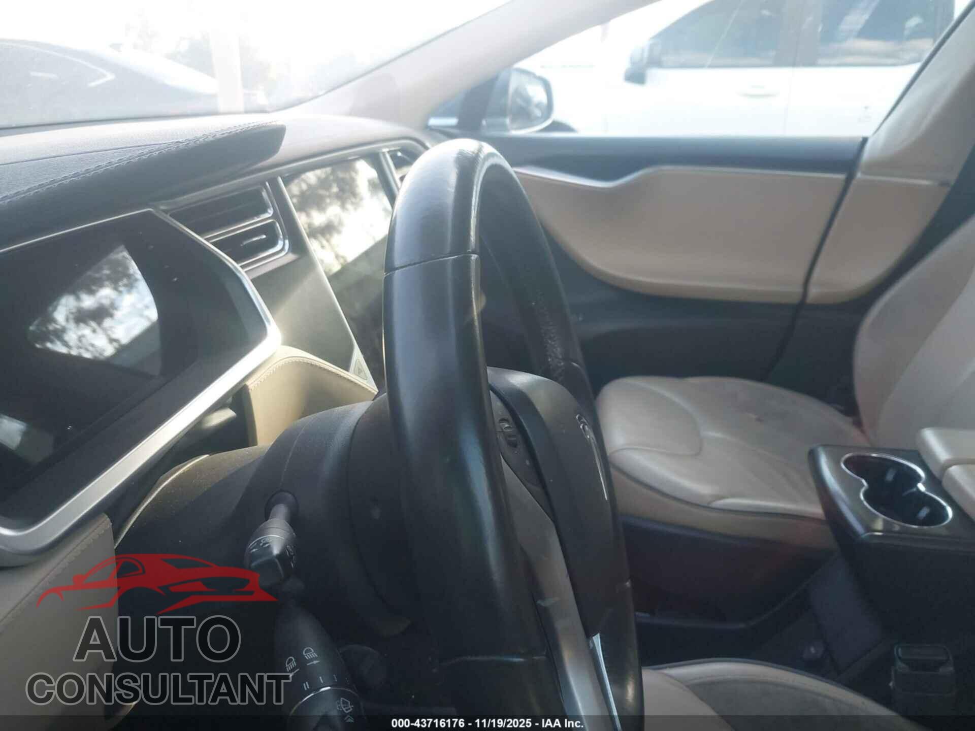 TESLA MODEL S 2013 - 5YJSA1DP0DFP04659