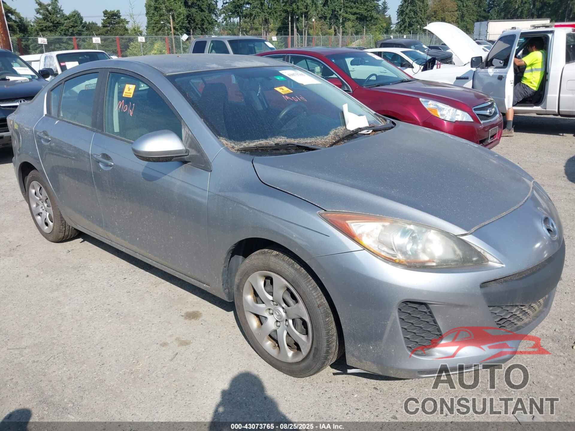 MAZDA MAZDA3 2013 - JM1BL1U70D1833584