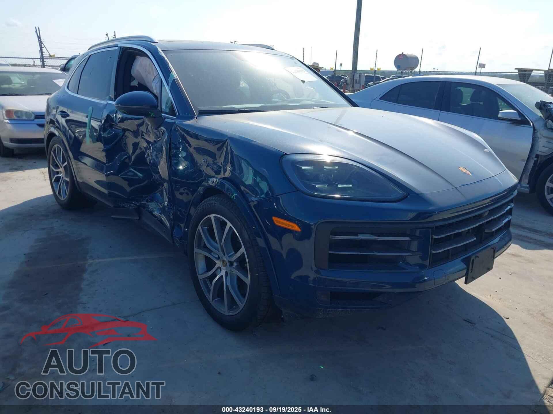 PORSCHE CAYENNE 2024 - WP1AA2AY6RDA04589