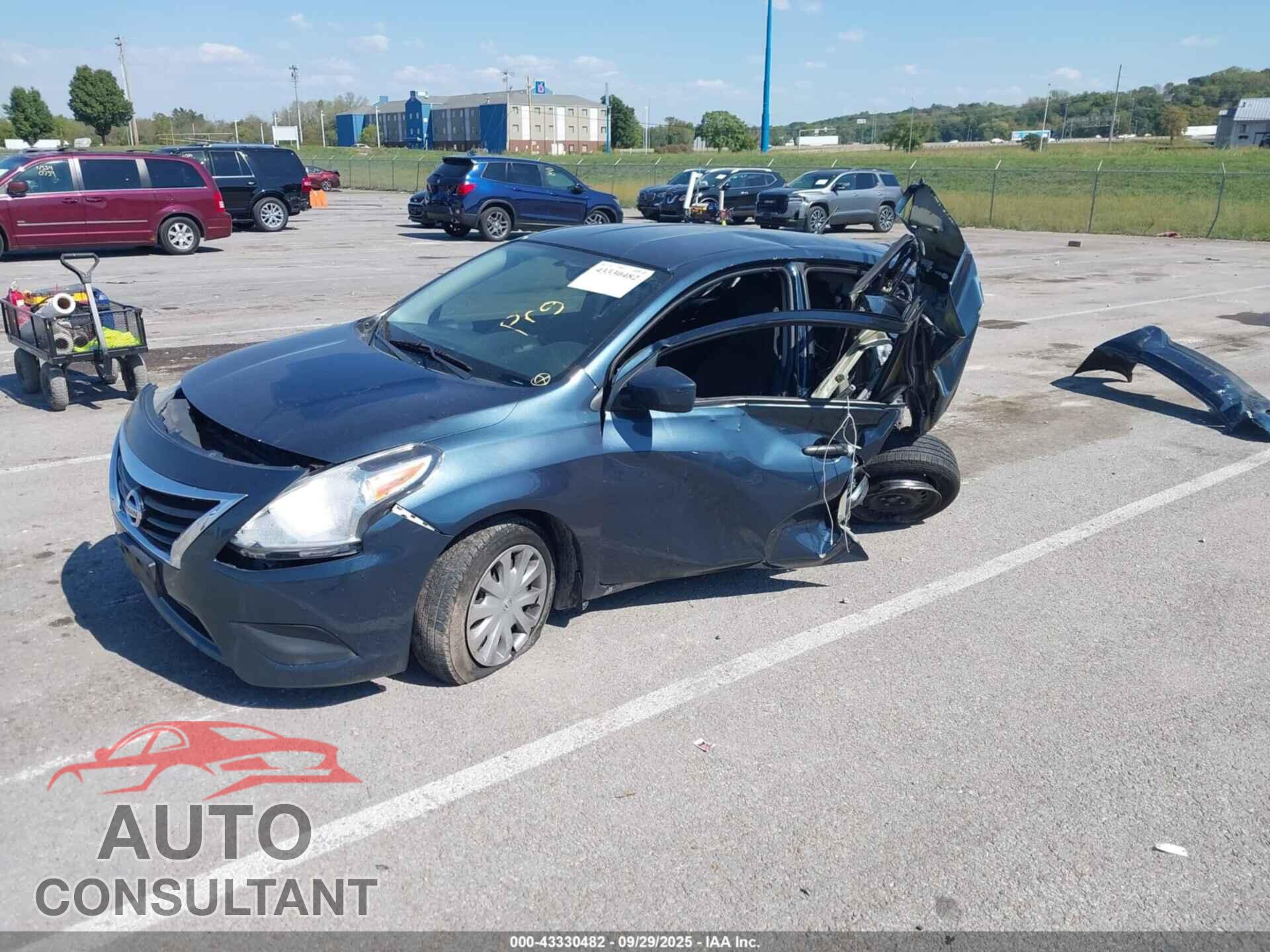 NISSAN VERSA 2017 - 3N1CN7AP3HL852721