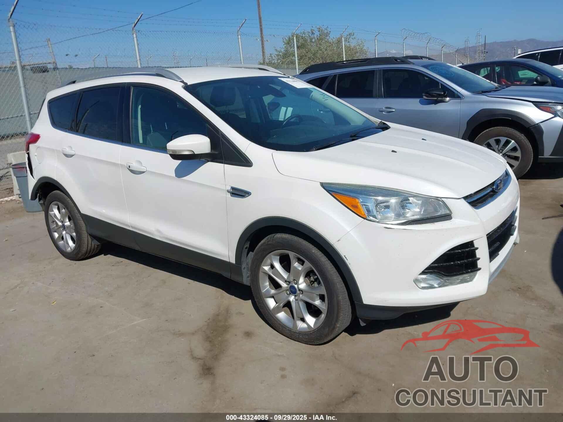 FORD ESCAPE 2016 - 1FMCU0J91GUC14122
