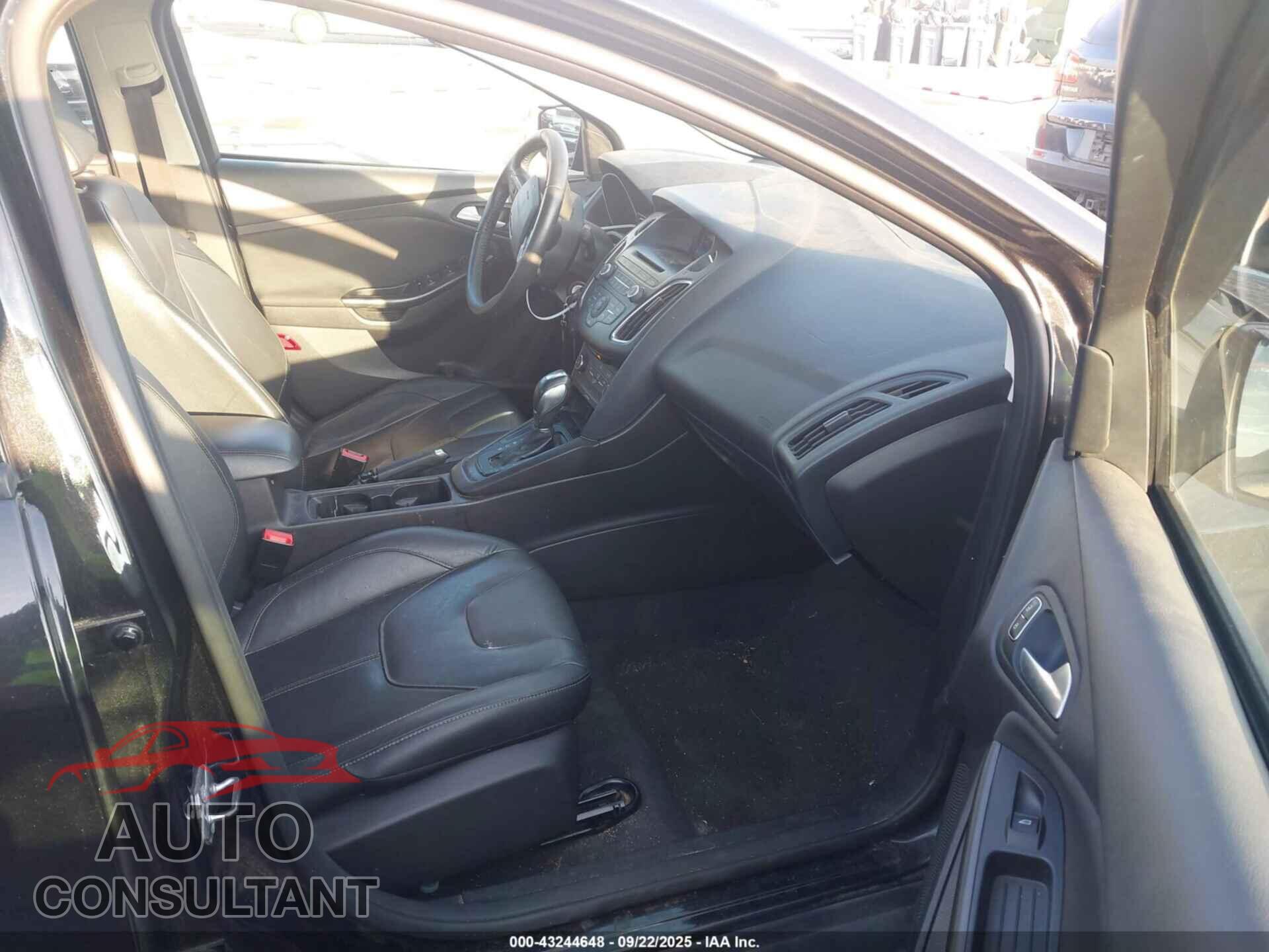 FORD FOCUS 2015 - 1FADP3F28FL208020