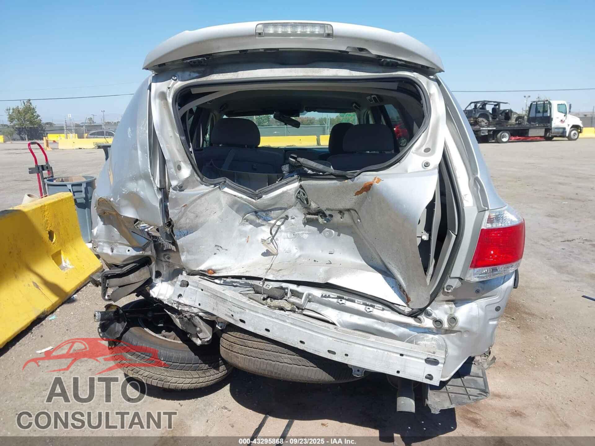 TOYOTA HIGHLANDER 2011 - 5TDZK3EH2BS037357