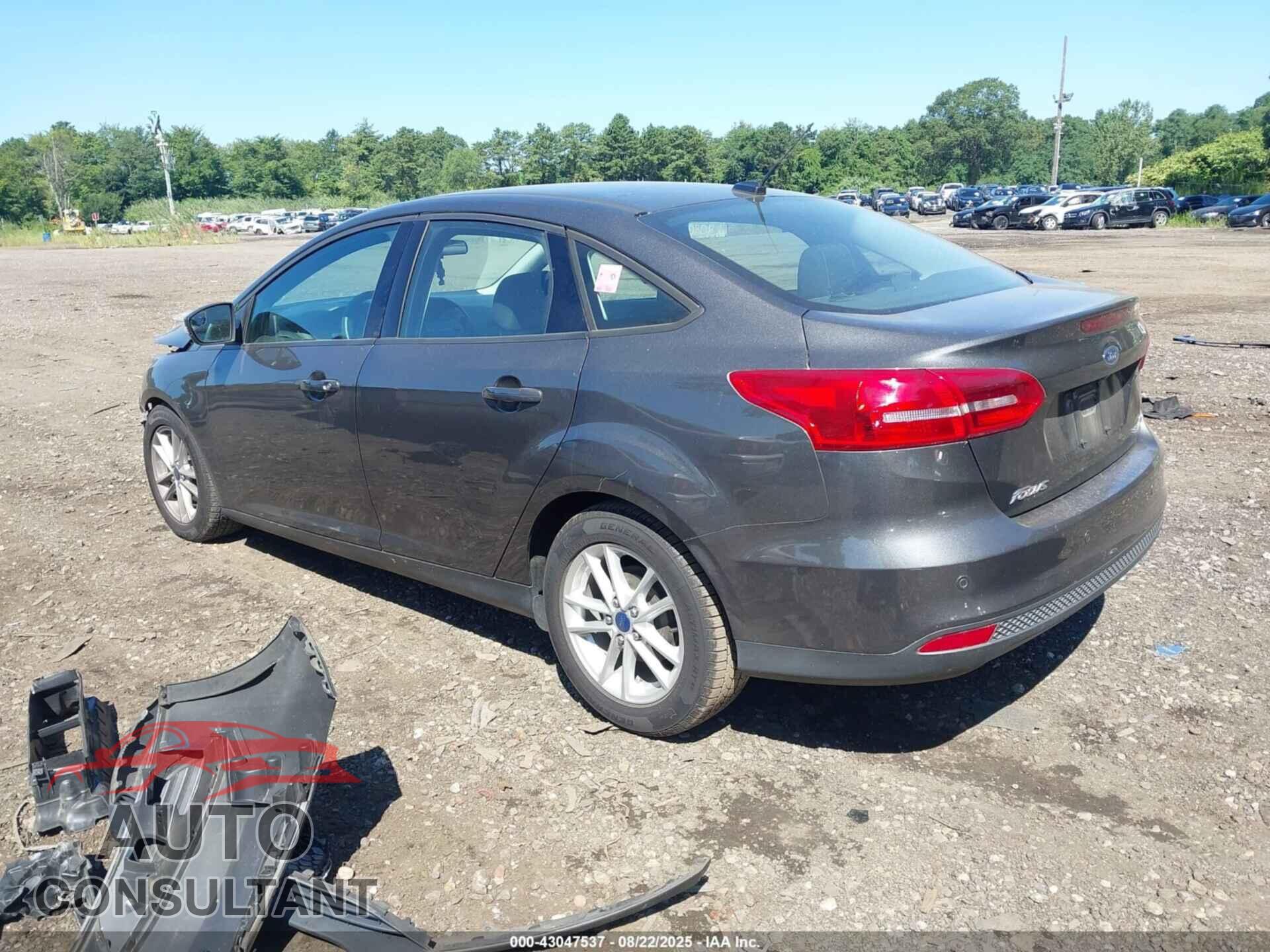 FORD FOCUS 2015 - 1FADP3F27FL353162