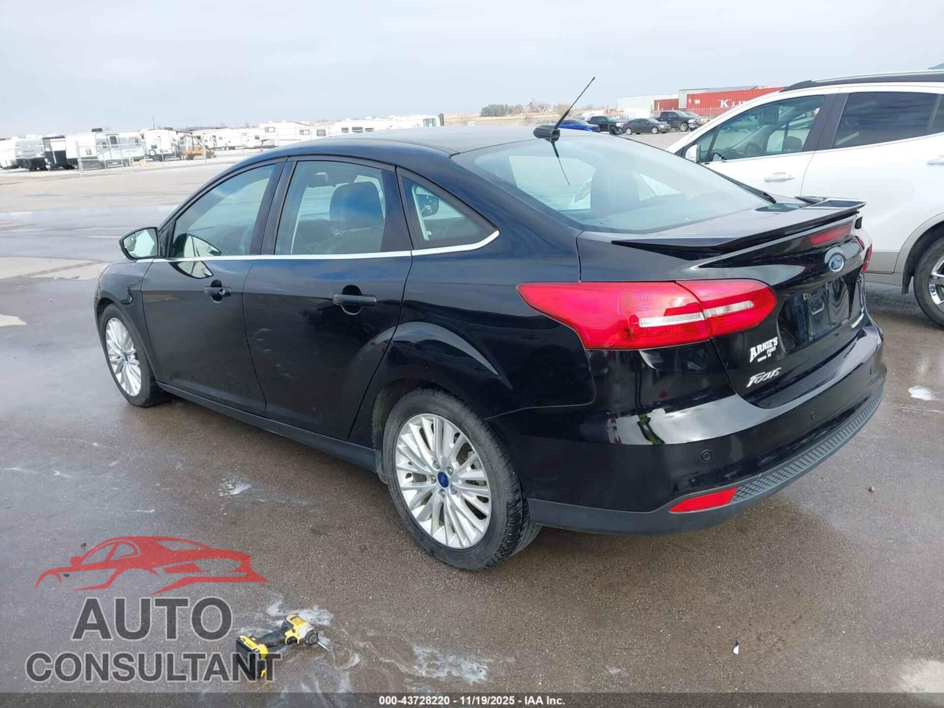 FORD FOCUS 2017 - 1FADP3J26HL267951