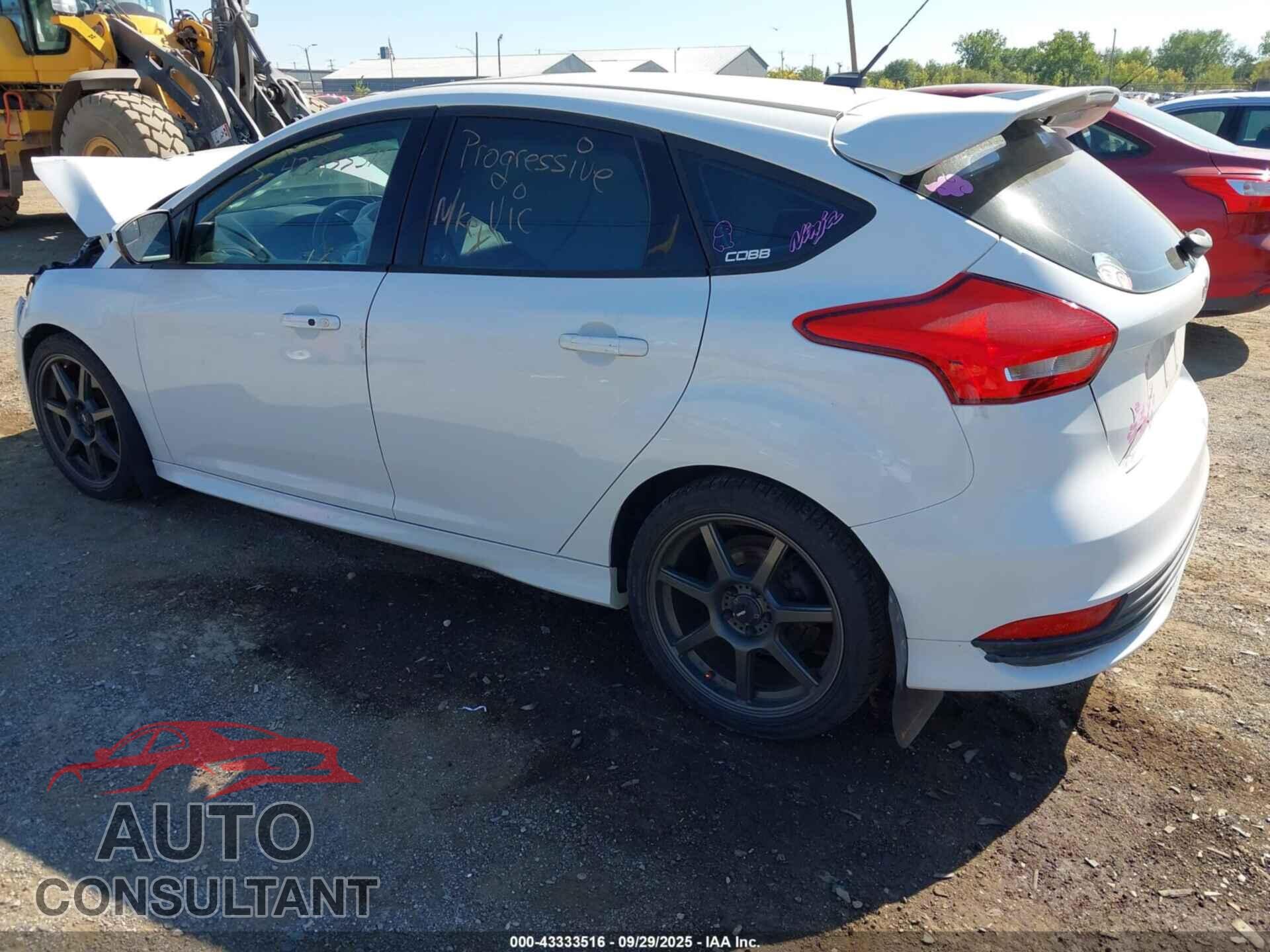 FORD FOCUS ST 2015 - 1FADP3L9XFL356056