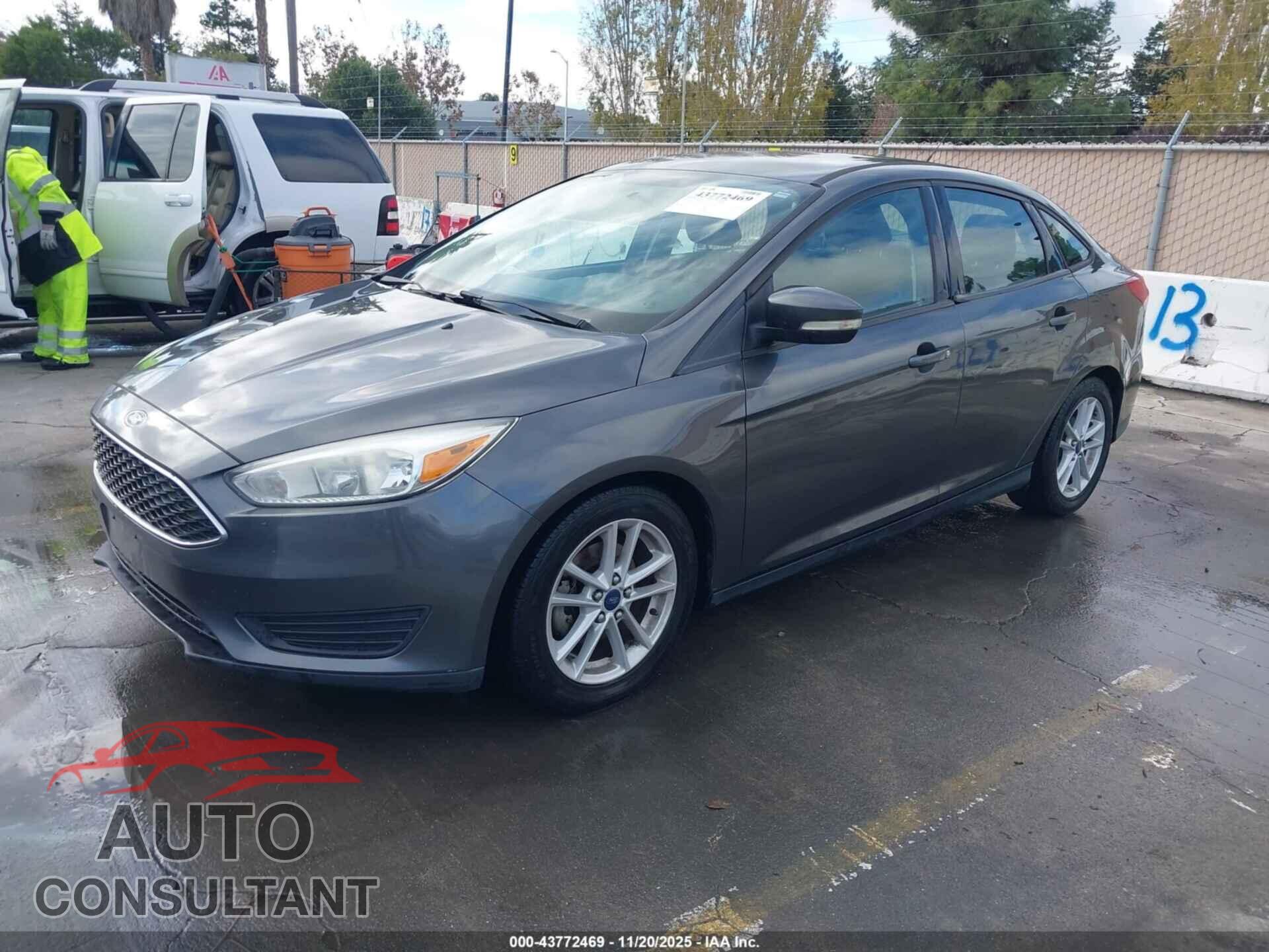 FORD FOCUS 2015 - 1FADP3F25FL221873