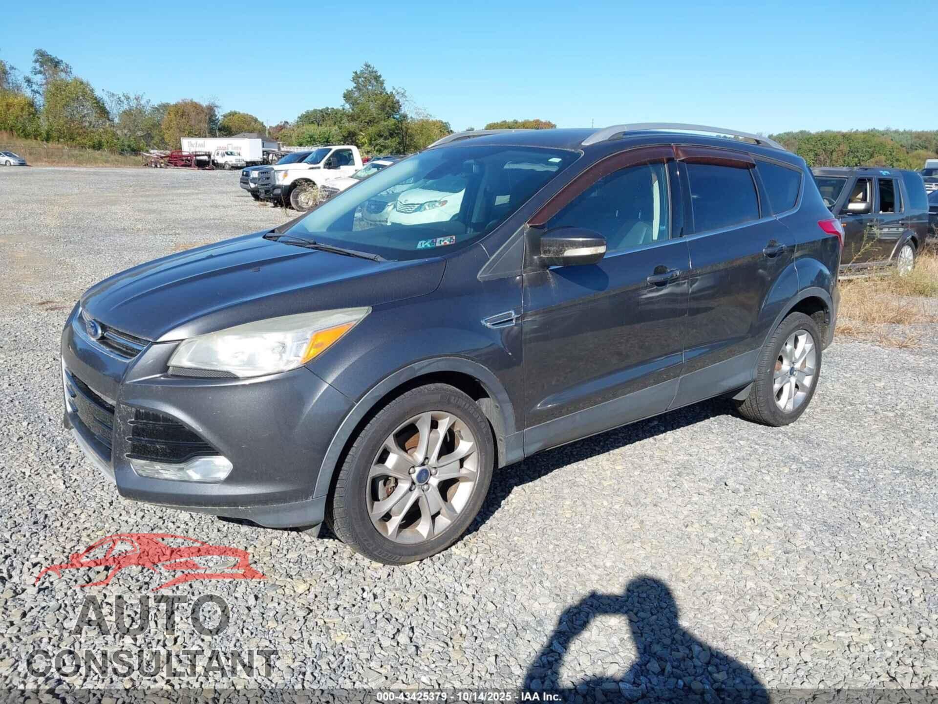 FORD ESCAPE 2015 - 1FMCU9JX9FUB77371