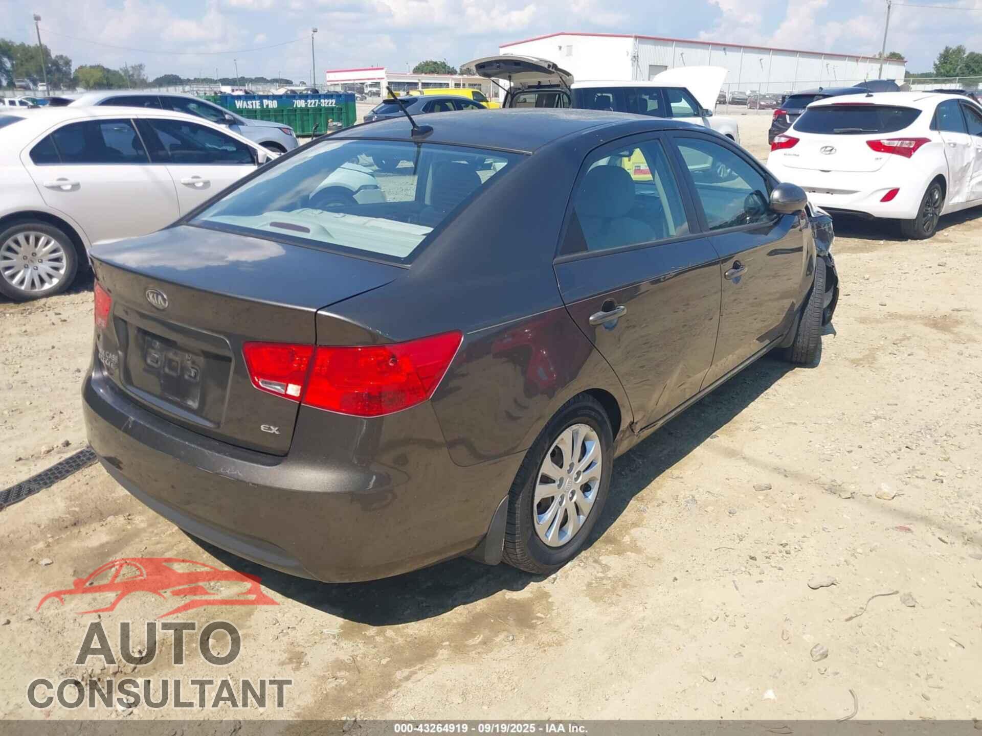 KIA FORTE 2011 - KNAFU4A25B5380137
