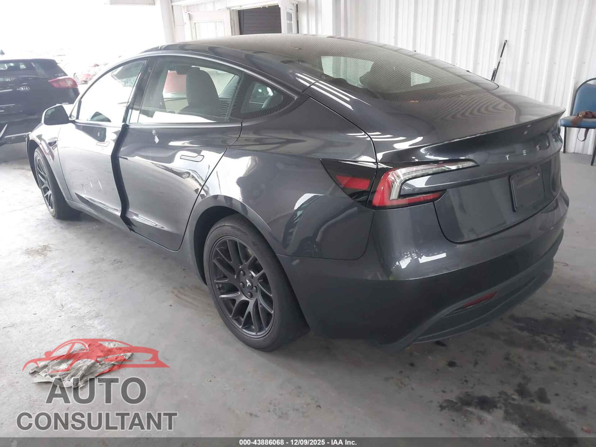 TESLA MODEL 3 2024 - 5YJ3E1EA2RF761536
