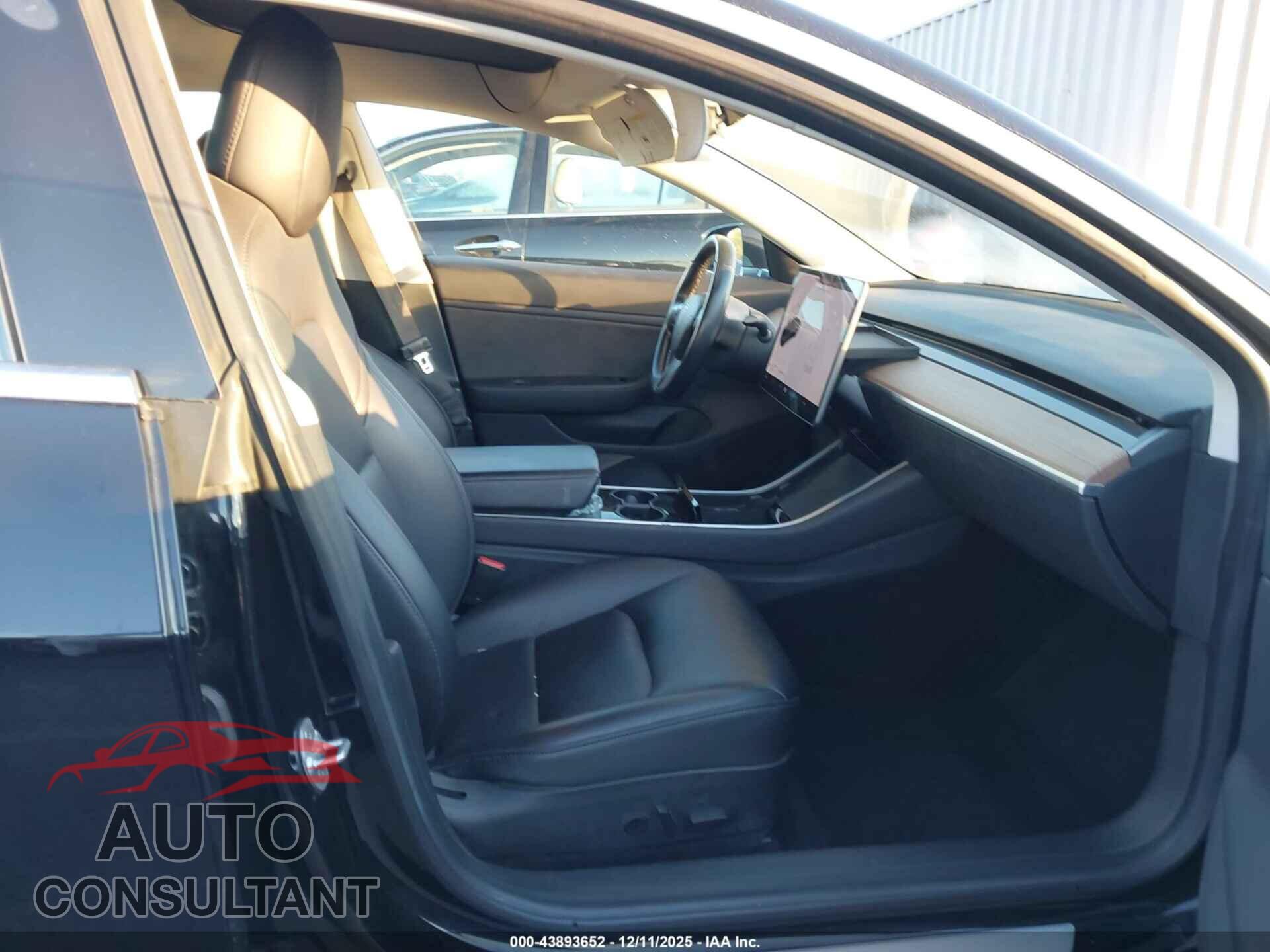 TESLA MODEL 3 2018 - 5YJ3E1EAXJF070985