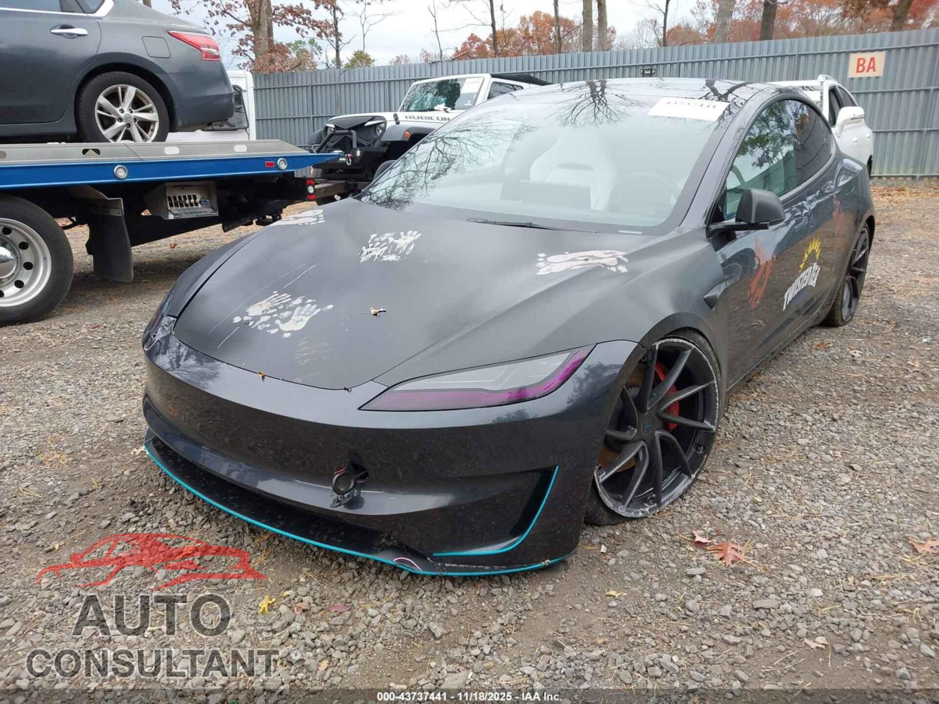 TESLA MODEL 3 2024 - 5YJ3E1ET8RF871587