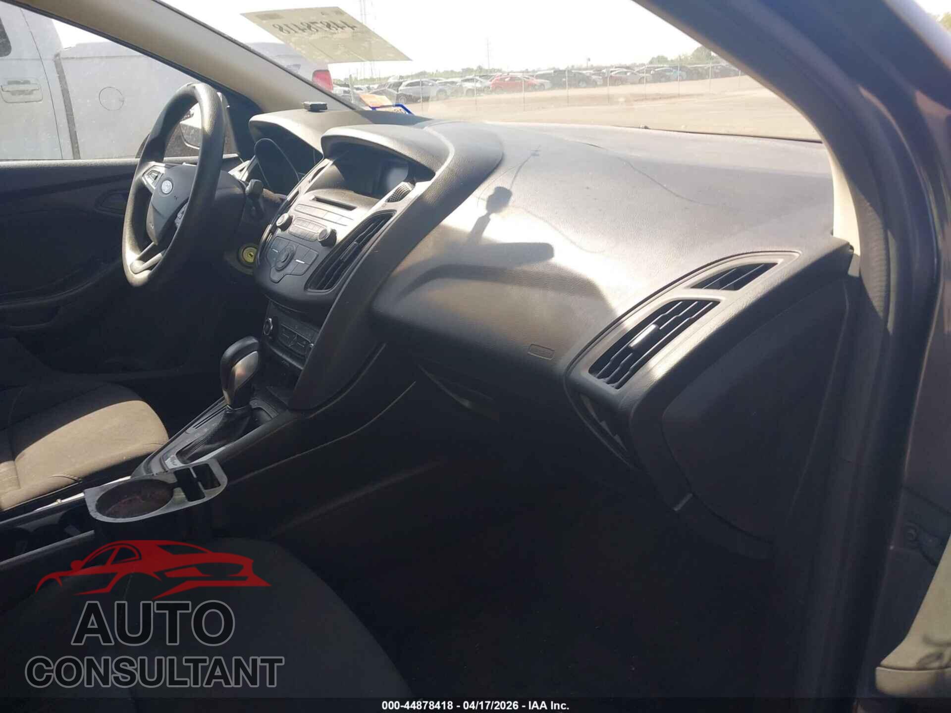 FORD FOCUS 2017 - 1FADP3E24HL332788