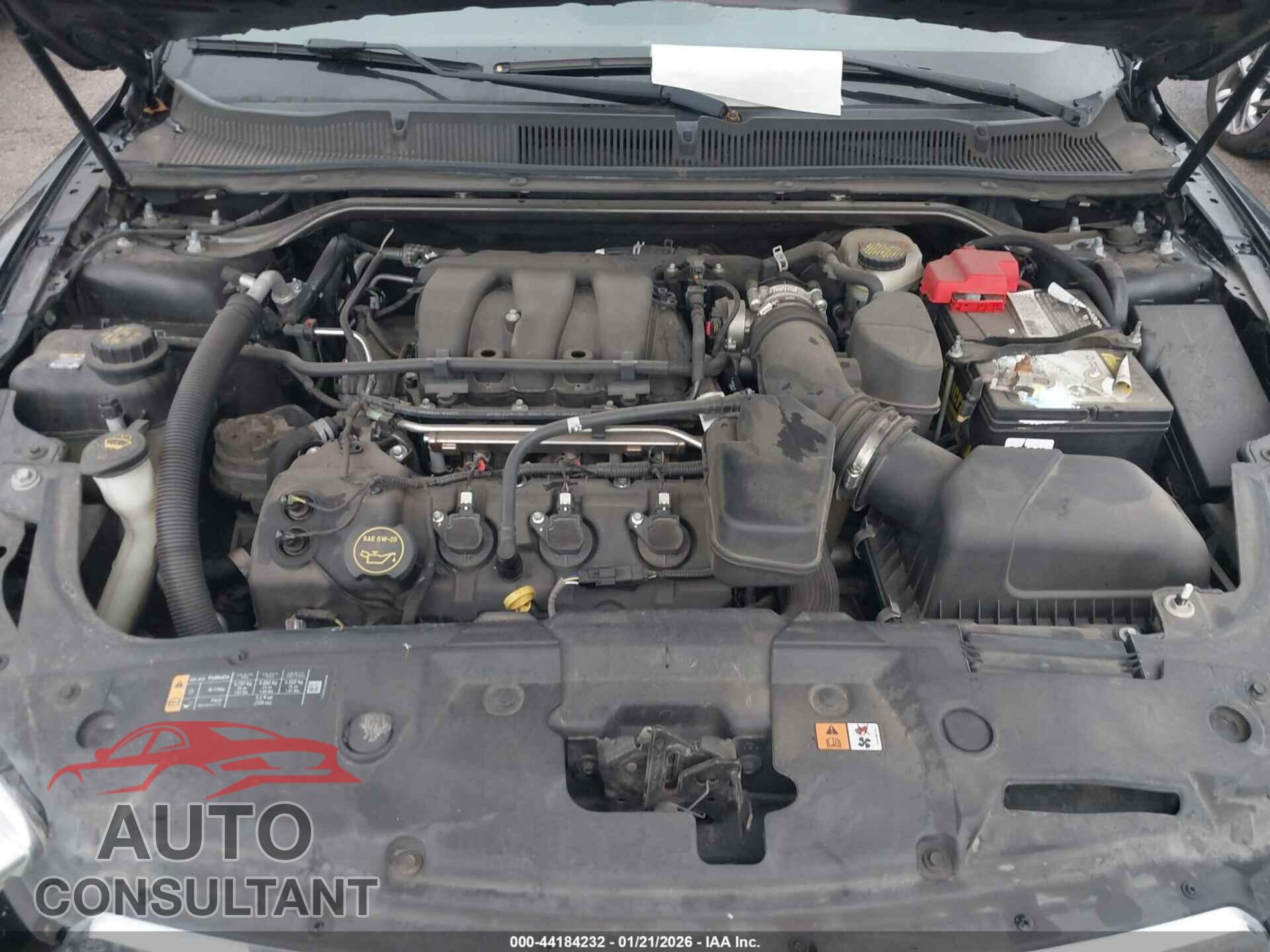 FORD TAURUS 2017 - 1FAHP2E82HG120075