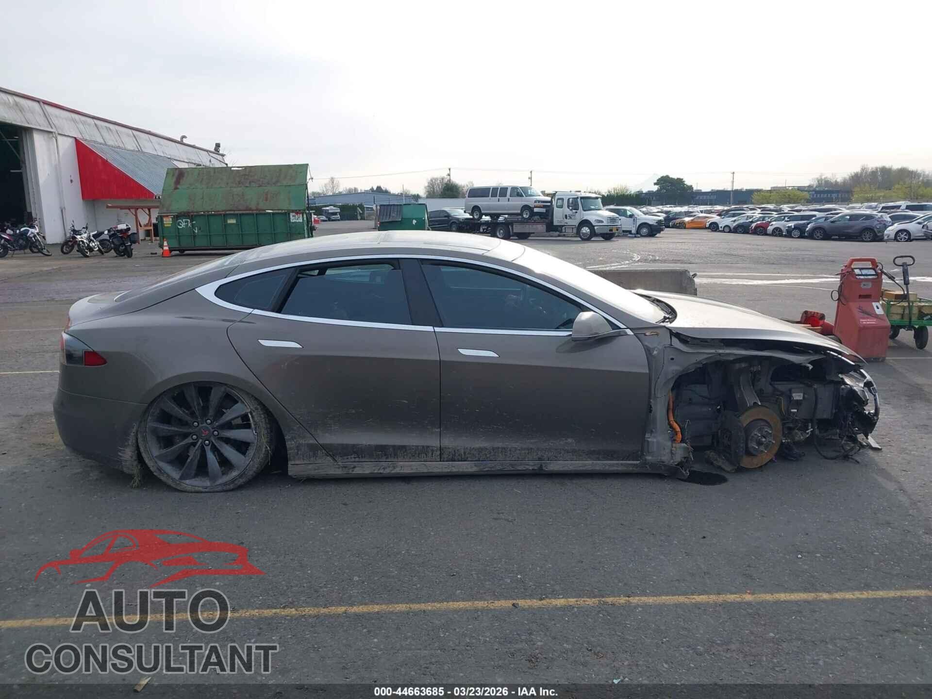 TESLA MODEL S 2015 - 5YJSA1E23FF120178