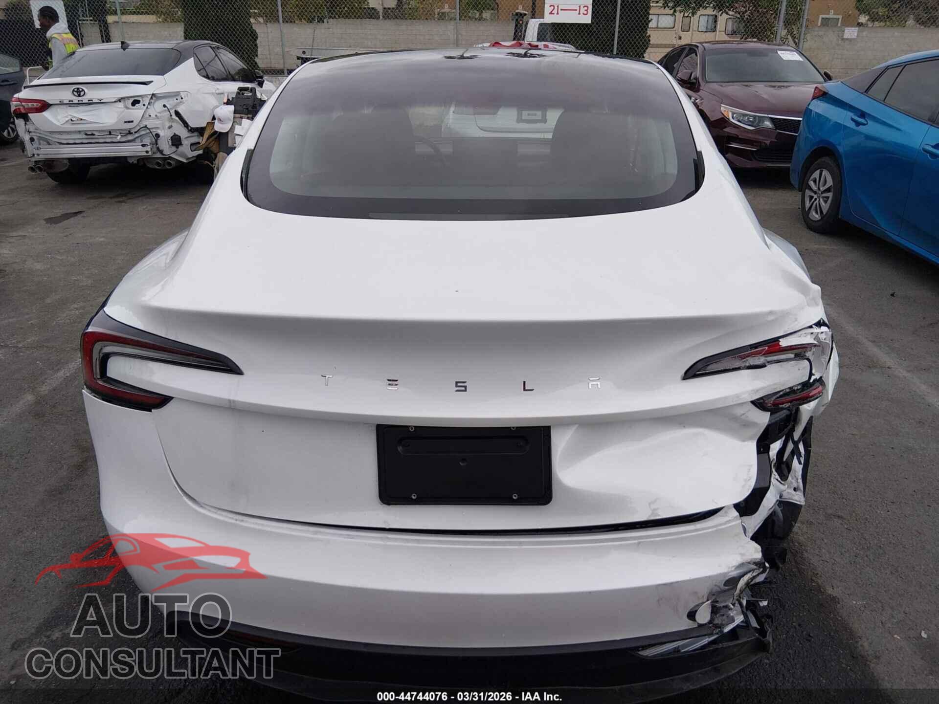 TESLA MODEL 3 2025 - 5YJ3E1EA3SF019782