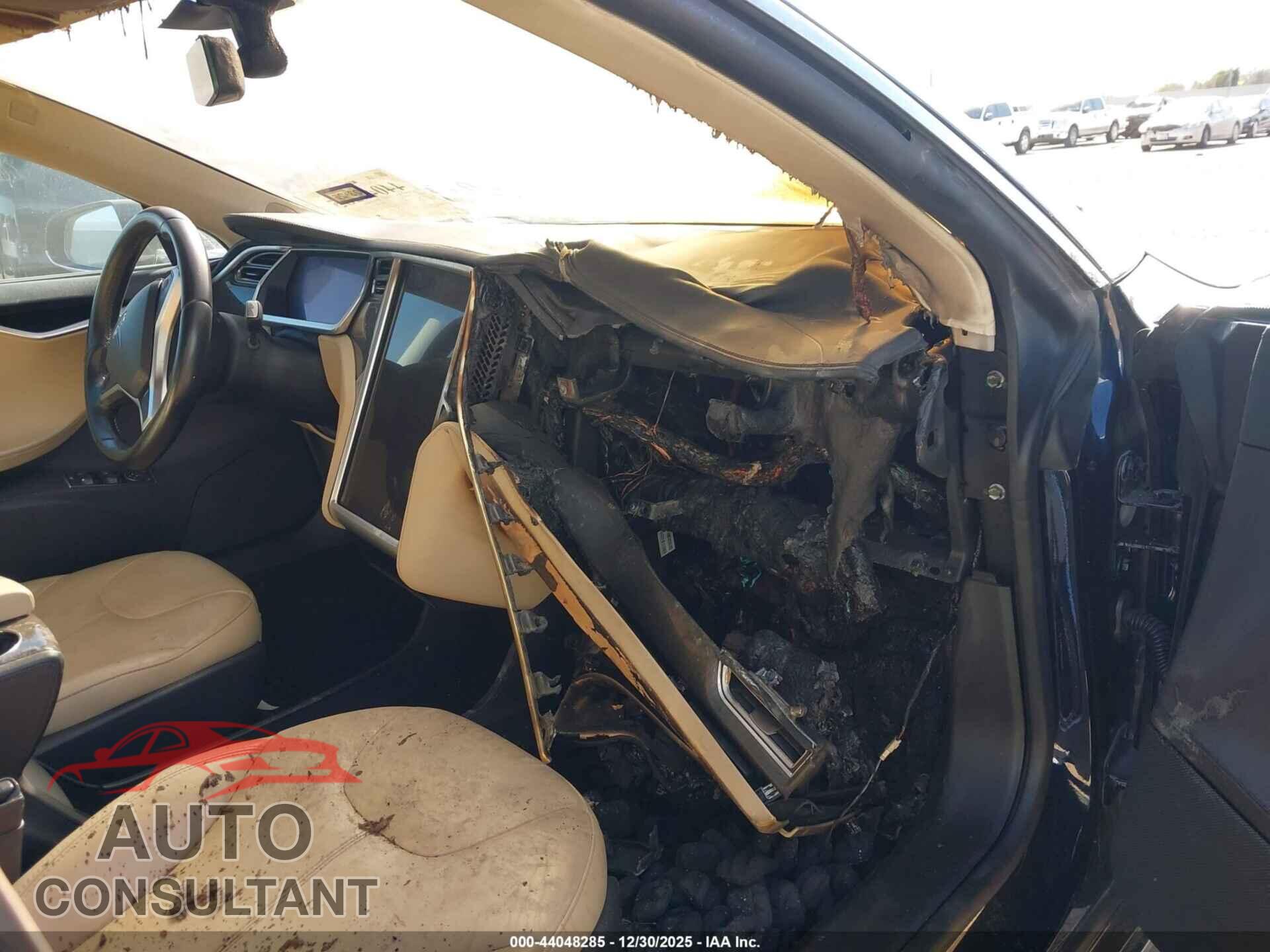 TESLA MODEL S 2012 - 5YJSA1CN8CFP02236