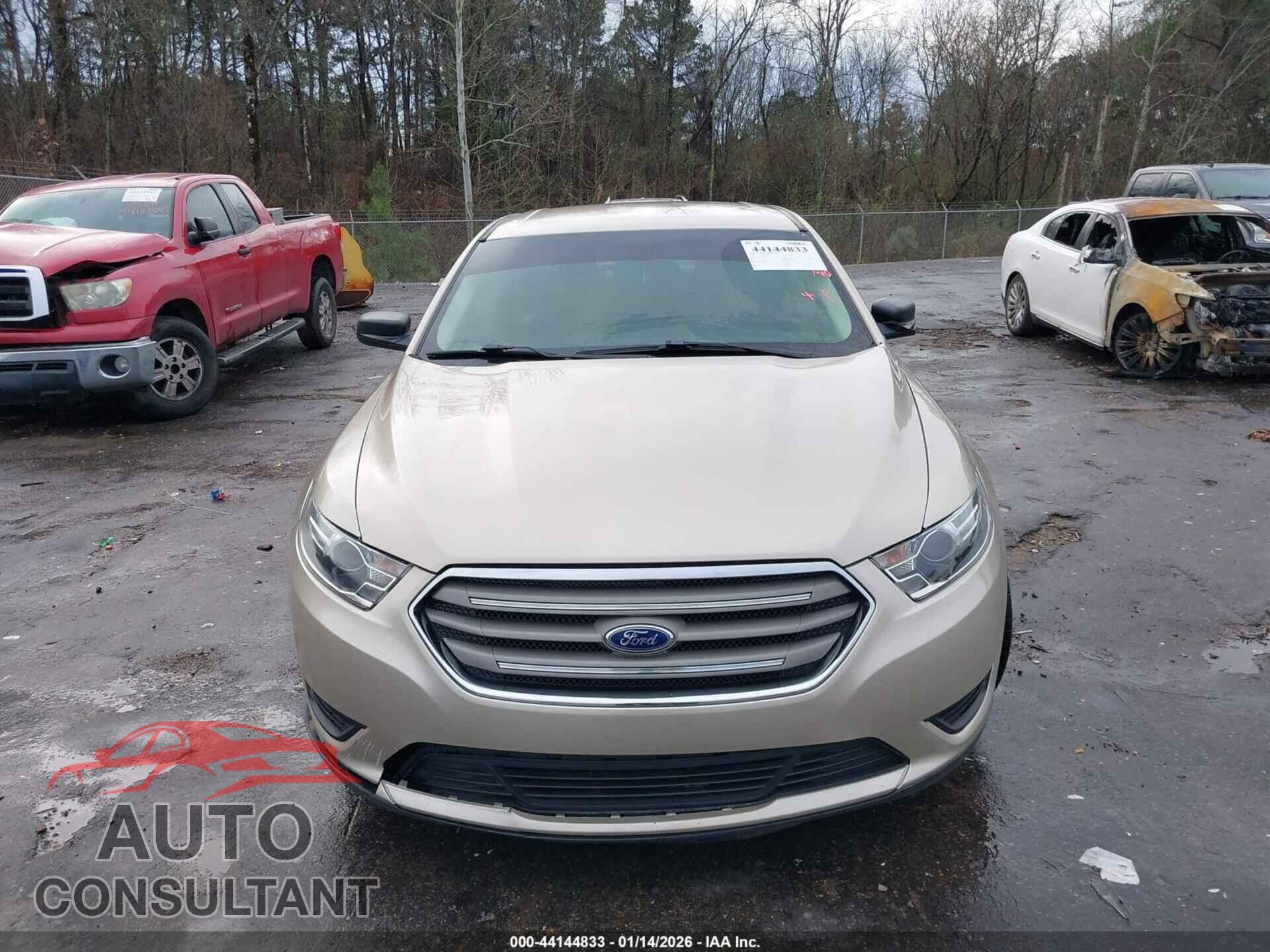FORD TAURUS 2018 - 1FAHP2D87JG138482