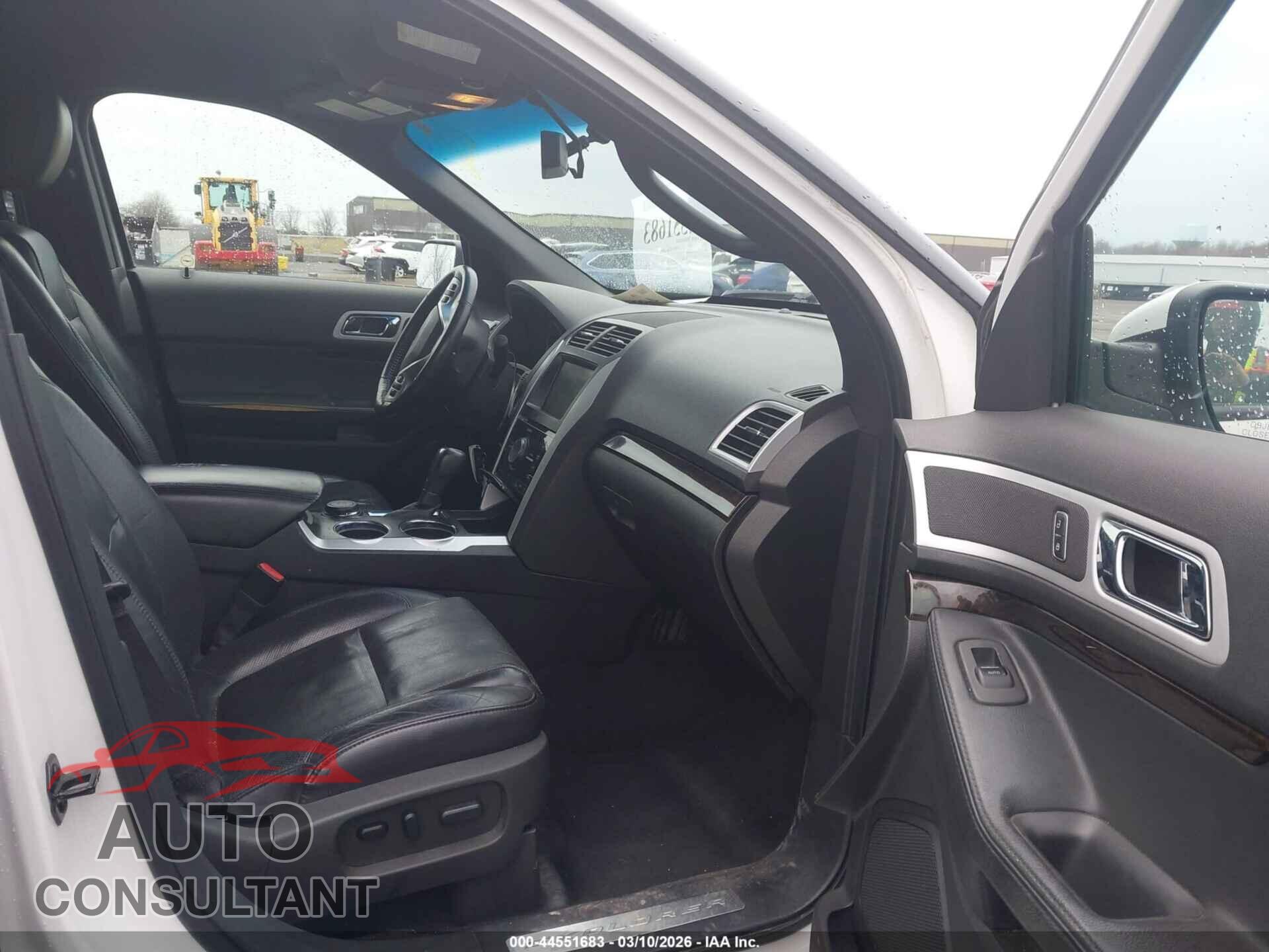 FORD EXPLORER 2011 - 1FMHK8F80BGA00658