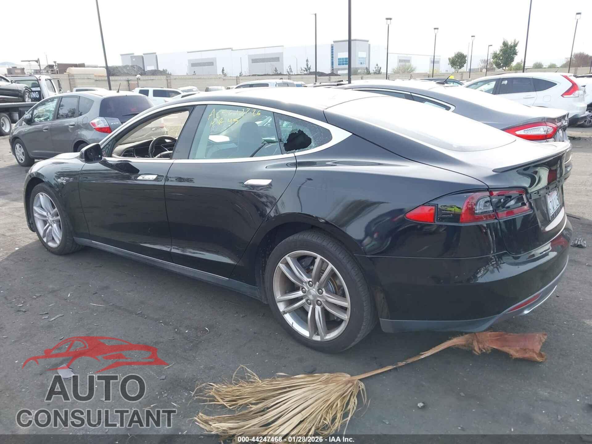 TESLA MODEL S 2013 - 5YJSA1CG1DFP09466
