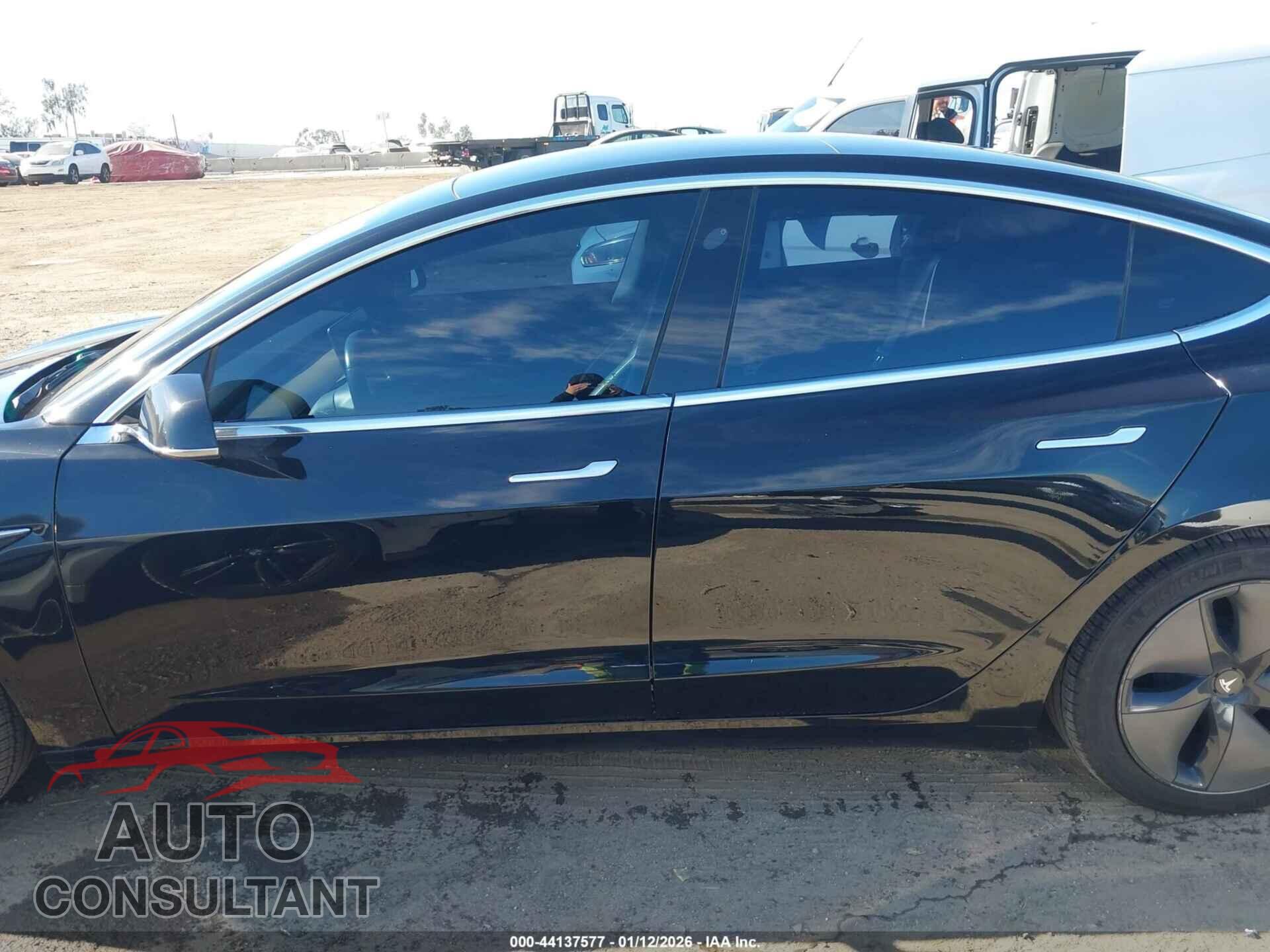 TESLA MODEL 3 2018 - 5YJ3E1EA3JF089118